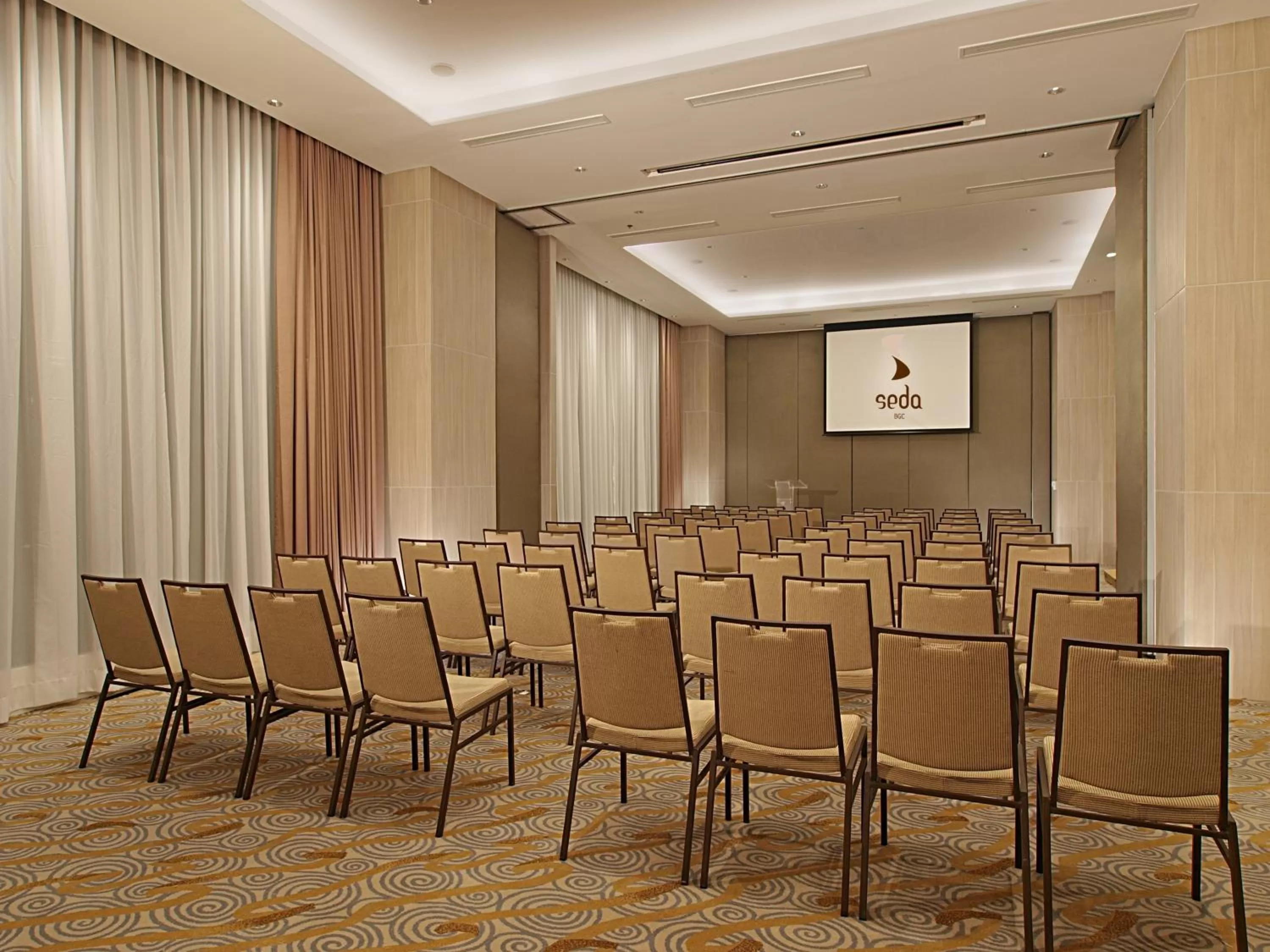 Business facilities in Seda Bonifacio Global City