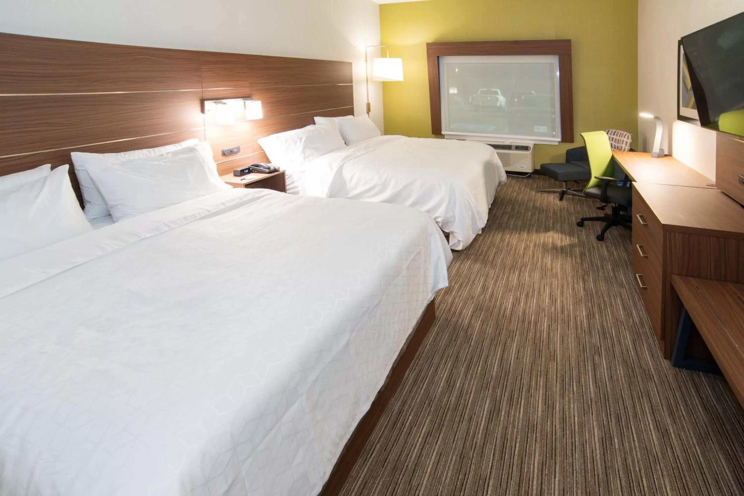 King Room with Two King Beds - Mobility Access Tub/Non-Smoking in Holiday Inn Express & Suites - North Battleford by IHG King Room with Two King Beds - Mobility Access Tub/Non-Smoking in Holiday Inn Express & Suites - North Battleford by IHG