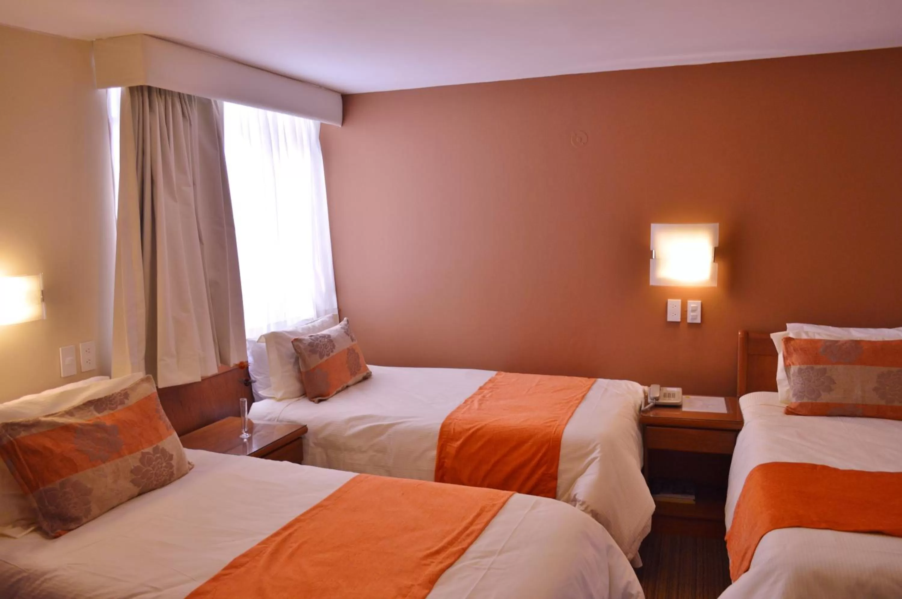 Day, Bed in La Carolina Inn