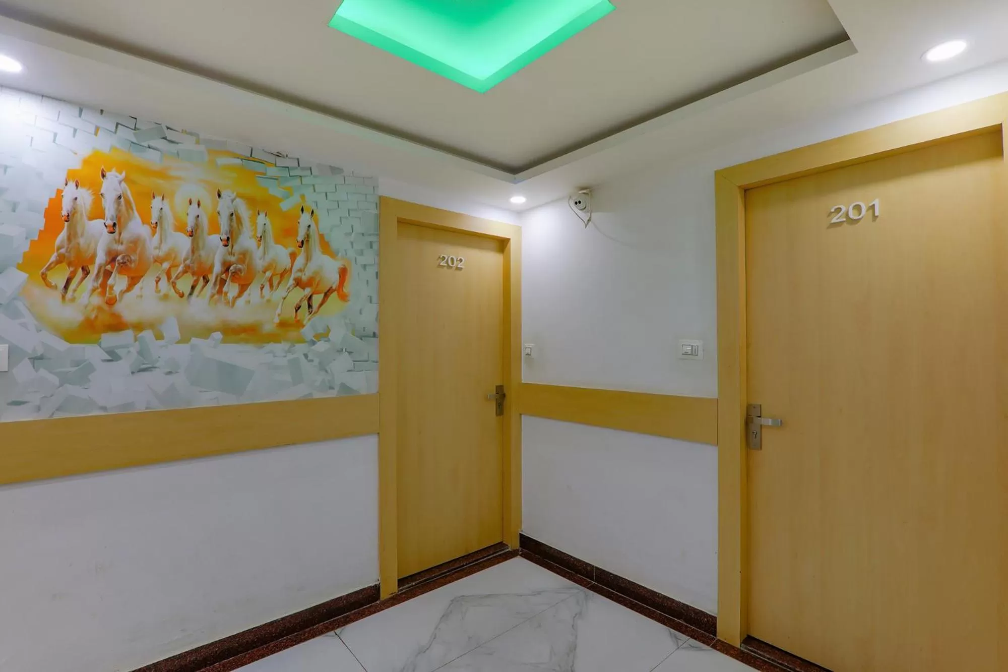 Lobby or reception in Via Moti Mahal - Sarnath museum