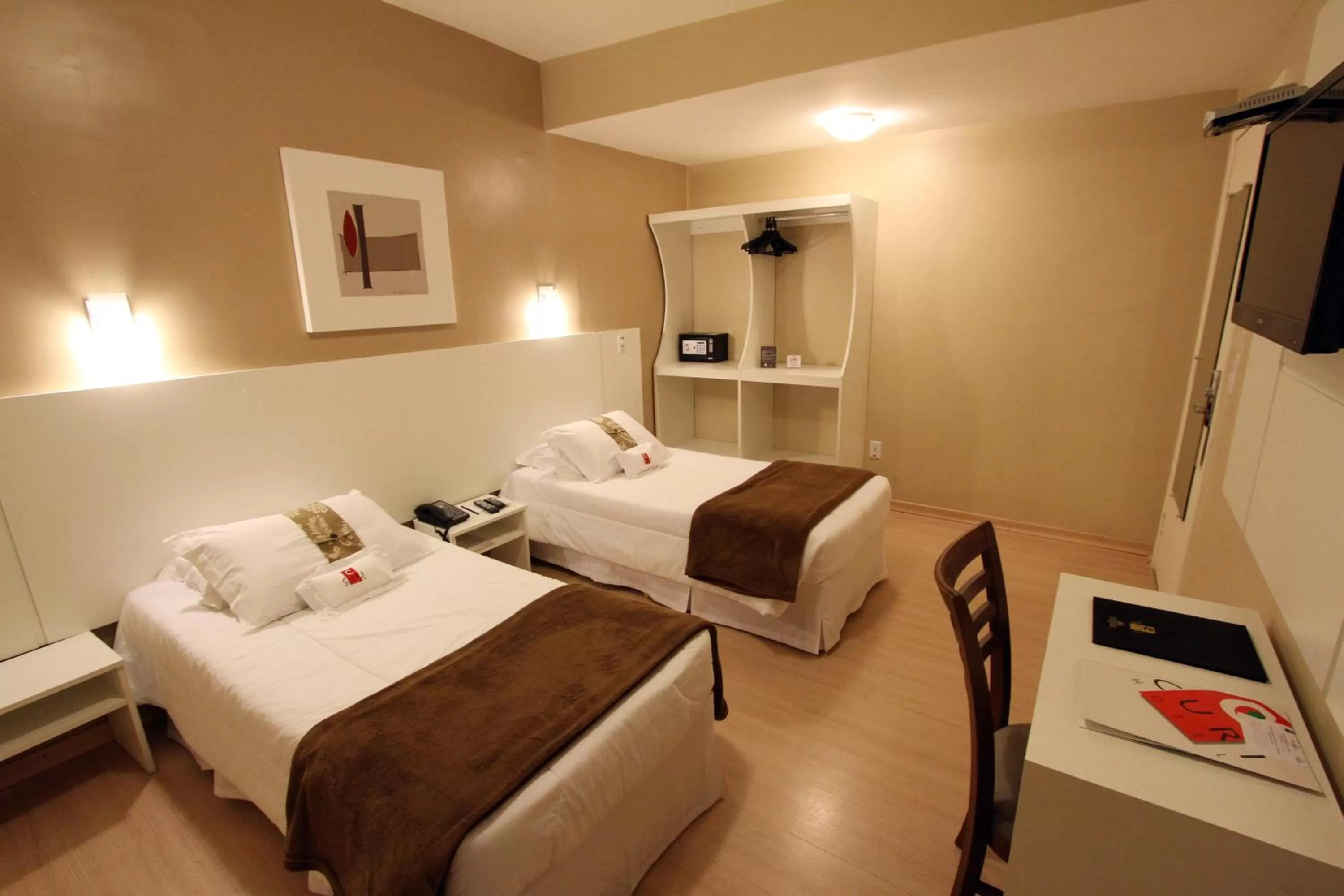 Bedroom, Bed in Hotel Curi Executive