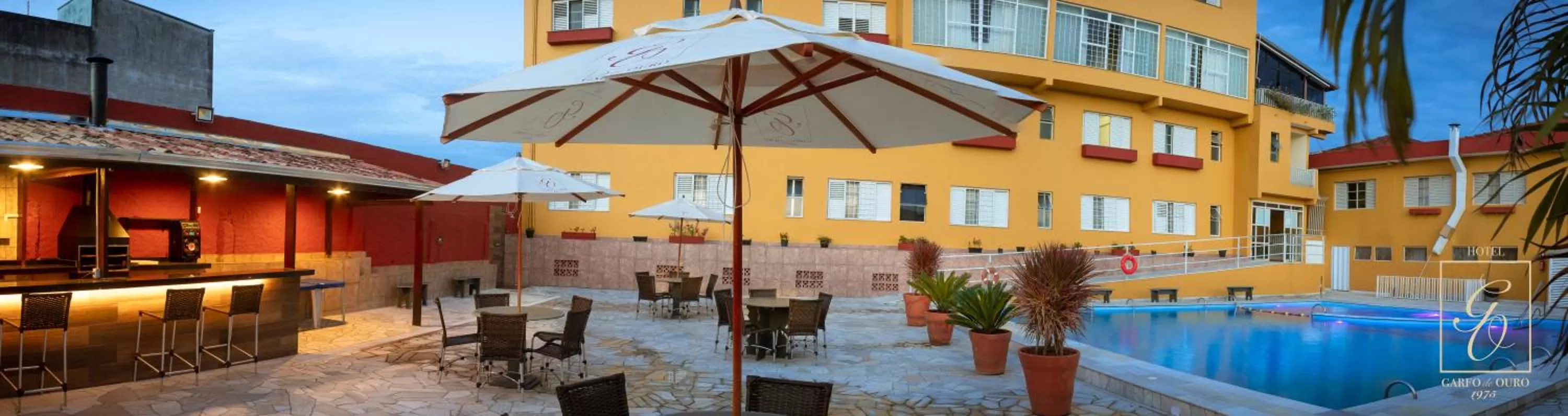 Swimming pool, Property Building in Hotel Garfo de Ouro