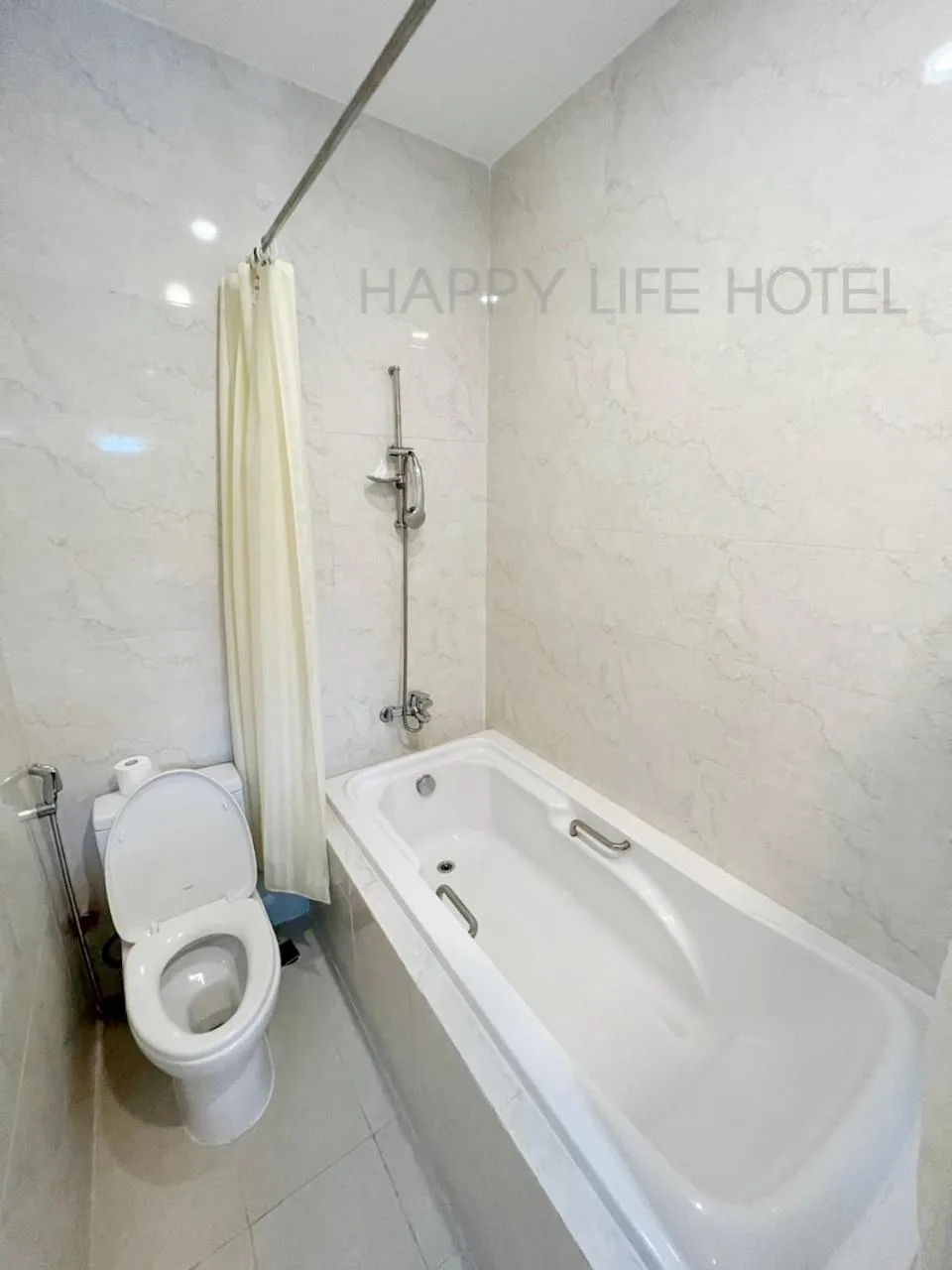 Bathroom in Happy Life Hotel District 7 Gần SECC