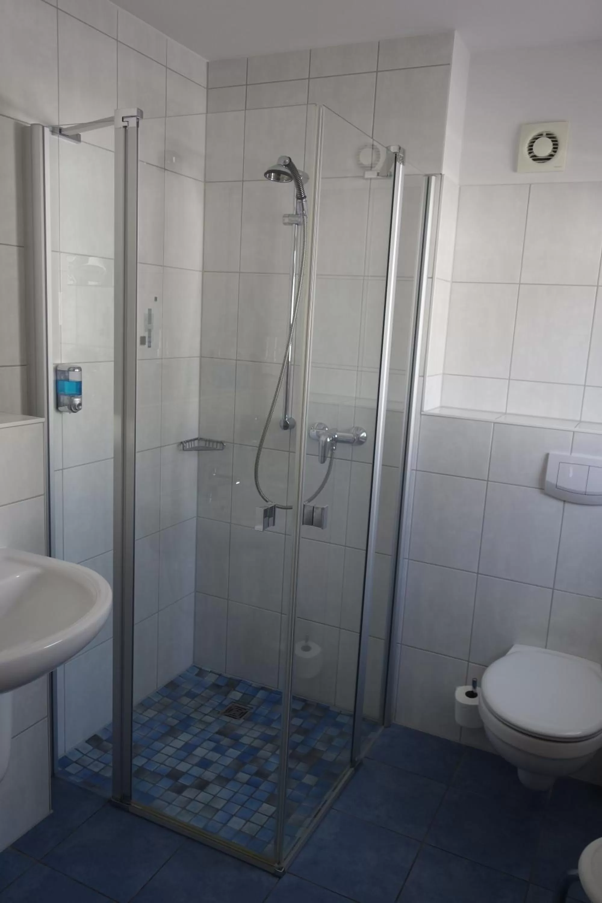 Bathroom in Hotel Gästehaus Linden