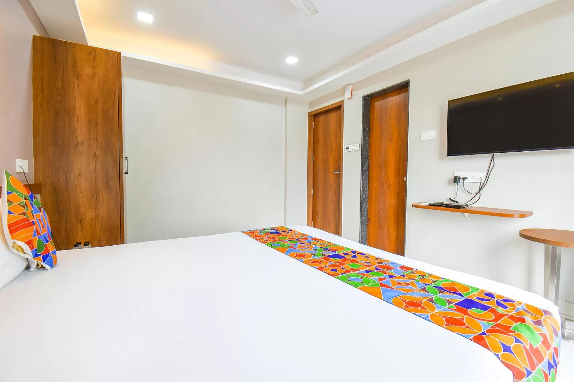 Bed in FabHotel Prime Rajmudra - Nr Butterfly Park - Hinjawadi