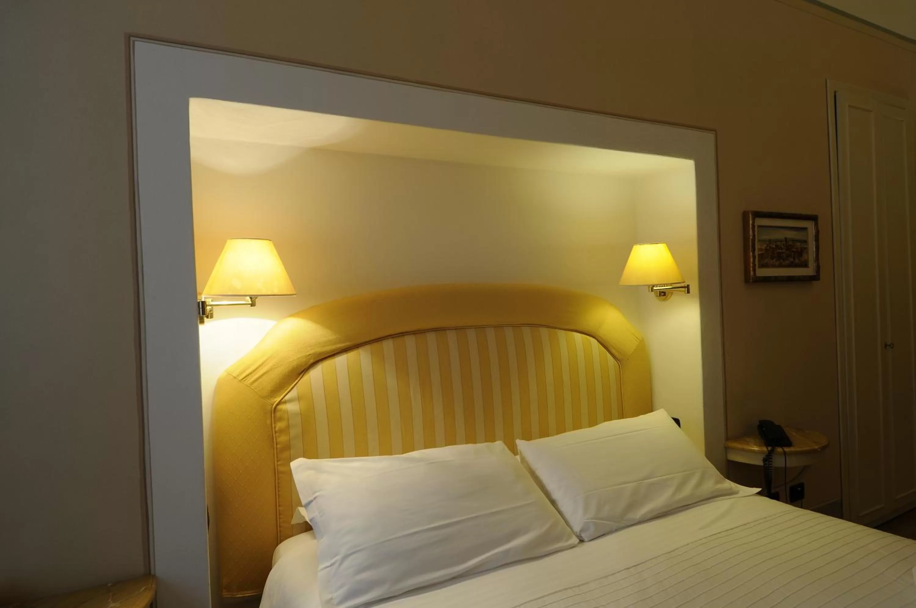 Bed in A Palazzo Busdraghi Residenza D'Epoca