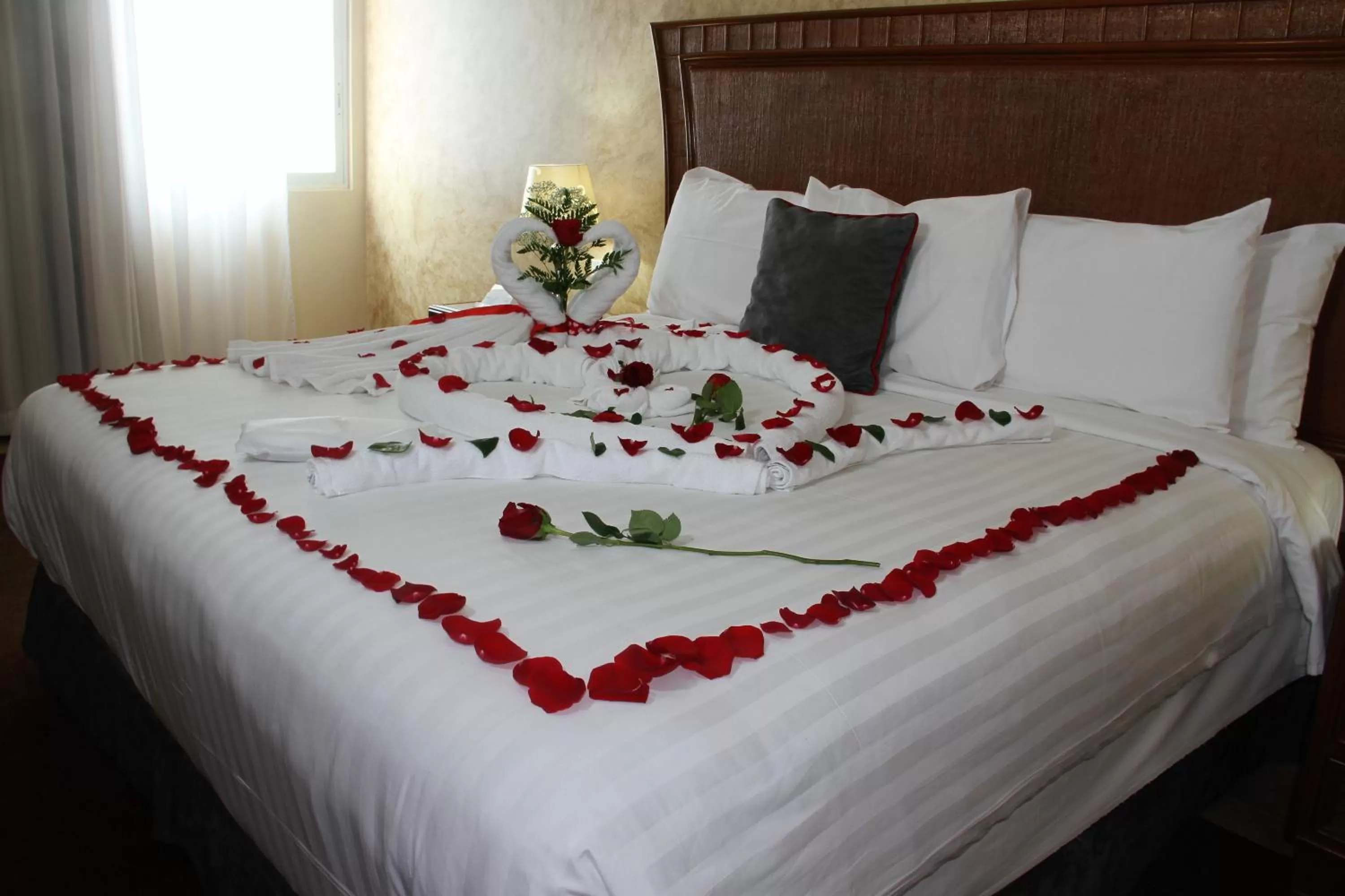 Bedroom, Bed in Radisson Colon 2,000 Hotel & Casino