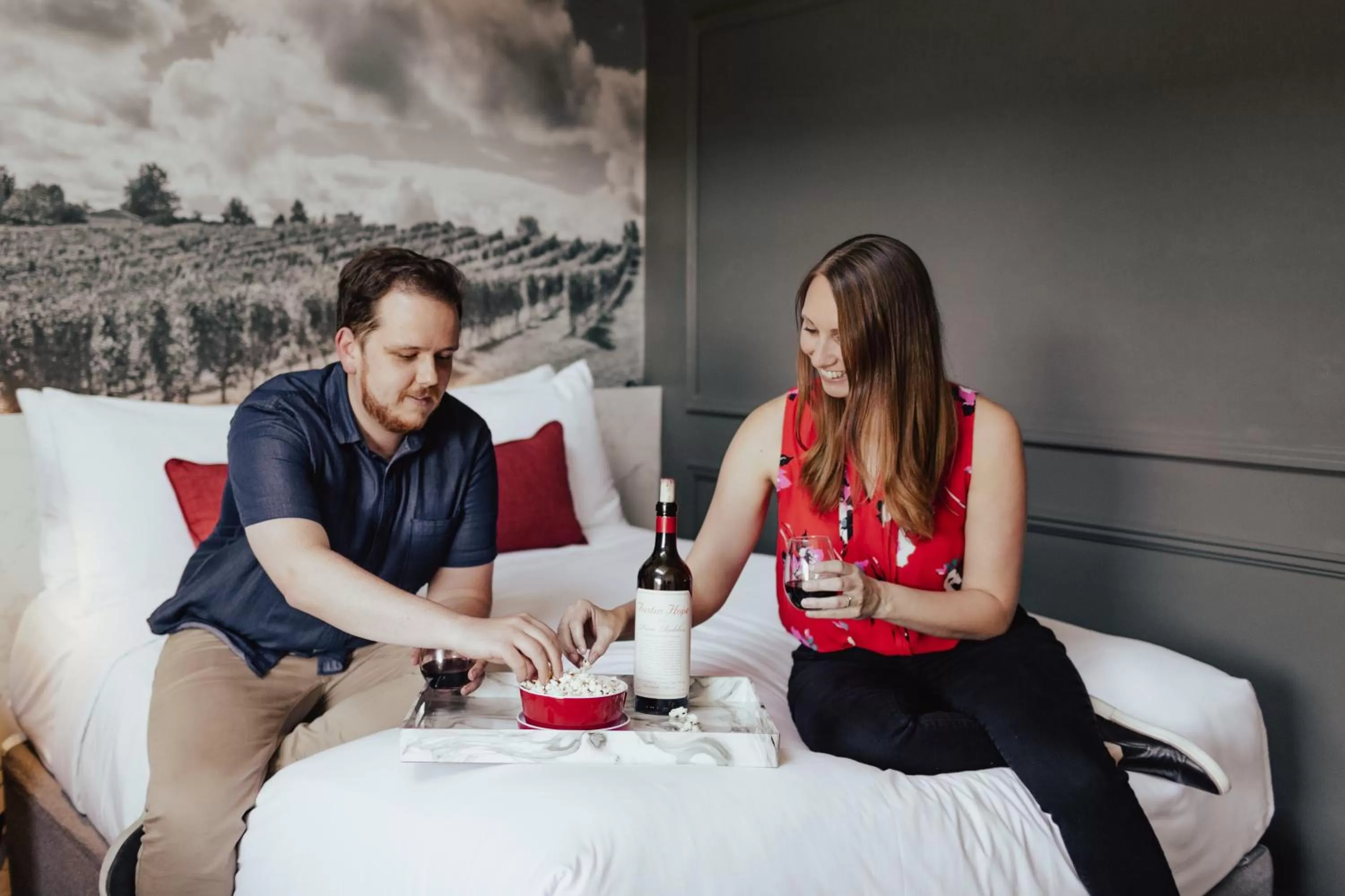 Vinland Hotel and Lounge