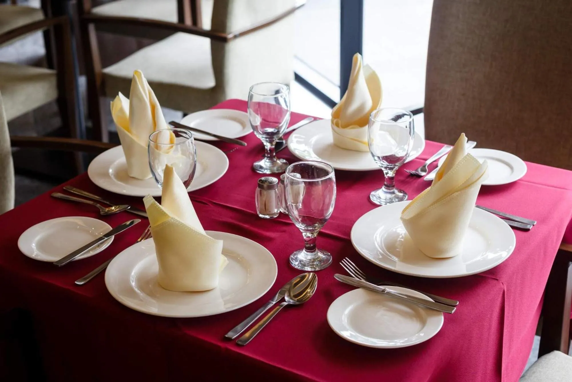 Food and drinks in 56 Hotel