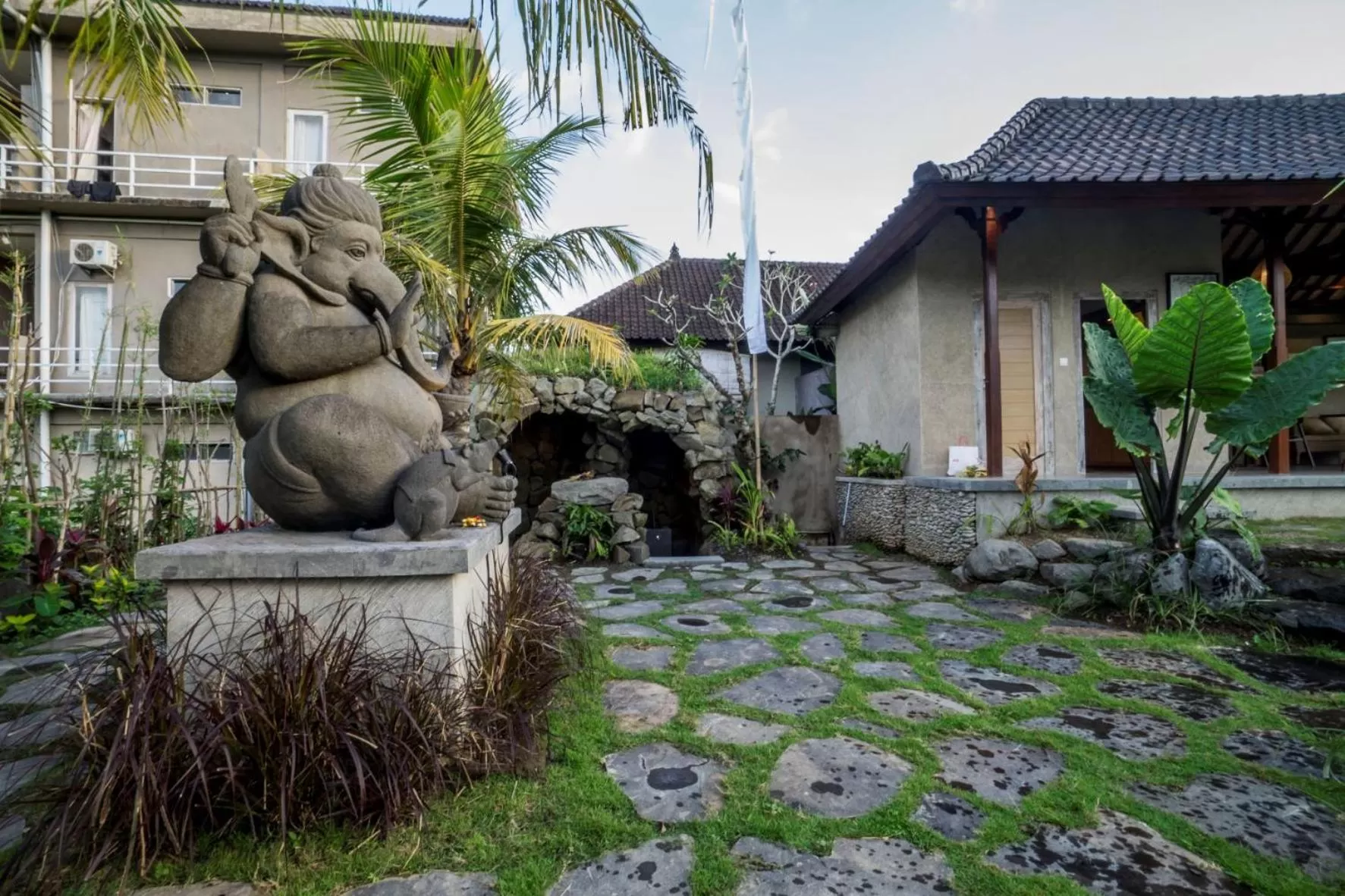 Property building in Gerindem Cottages