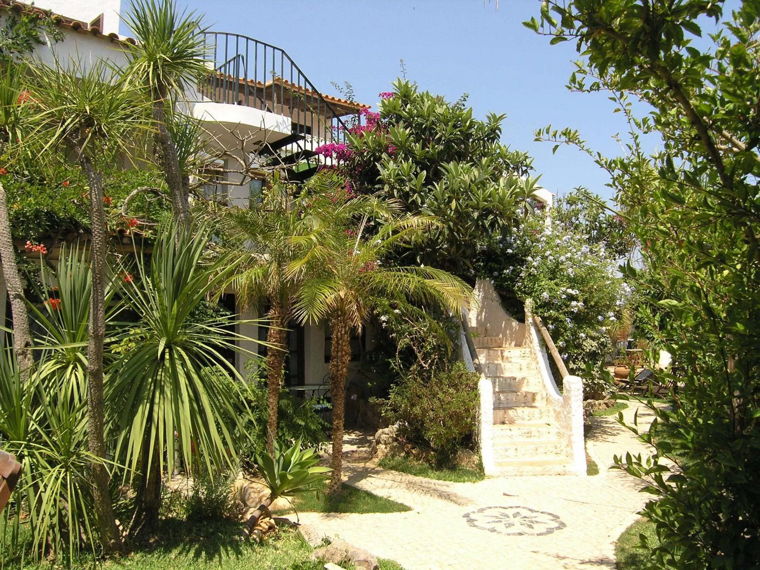 Facade/entrance in Uma Casa a Beira Sol