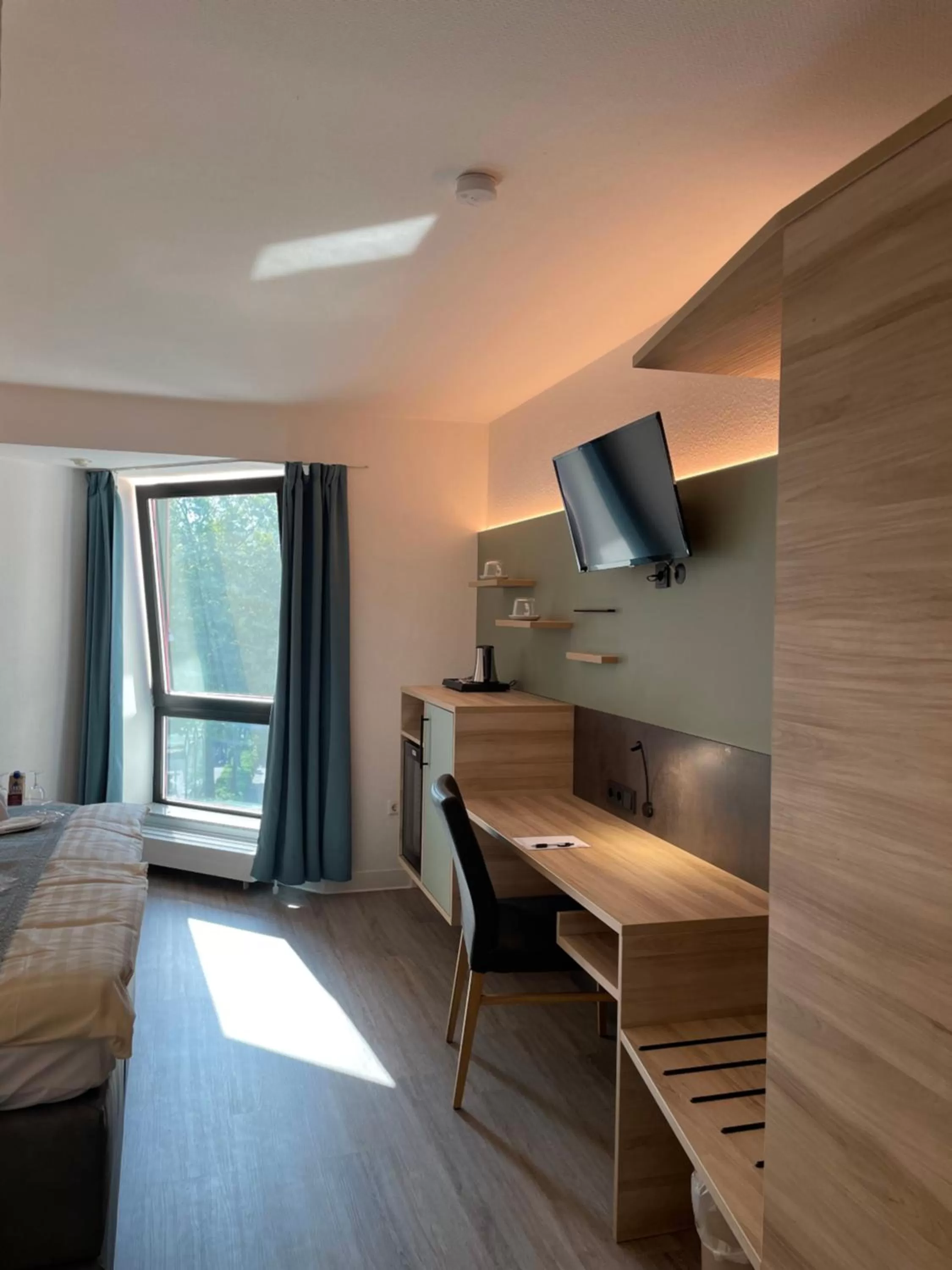 Photo of the whole room, Bed in Hotel Corsten