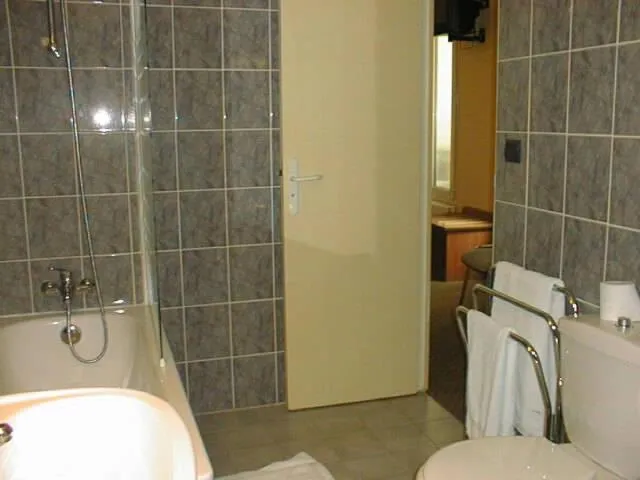 Bathroom in Hotel Ferney République