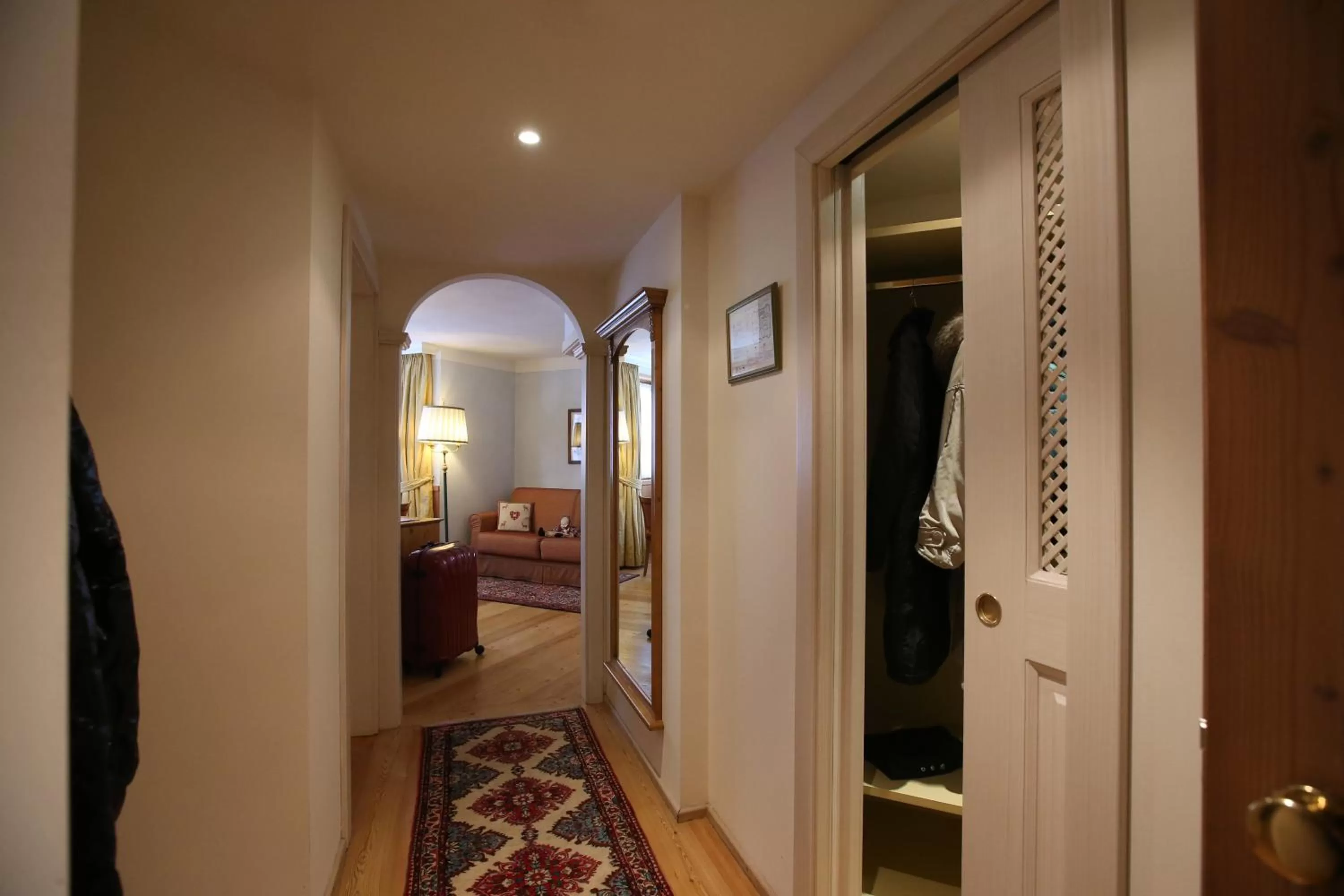 Photo of the whole room, Bed in Alpen Suite Hotel