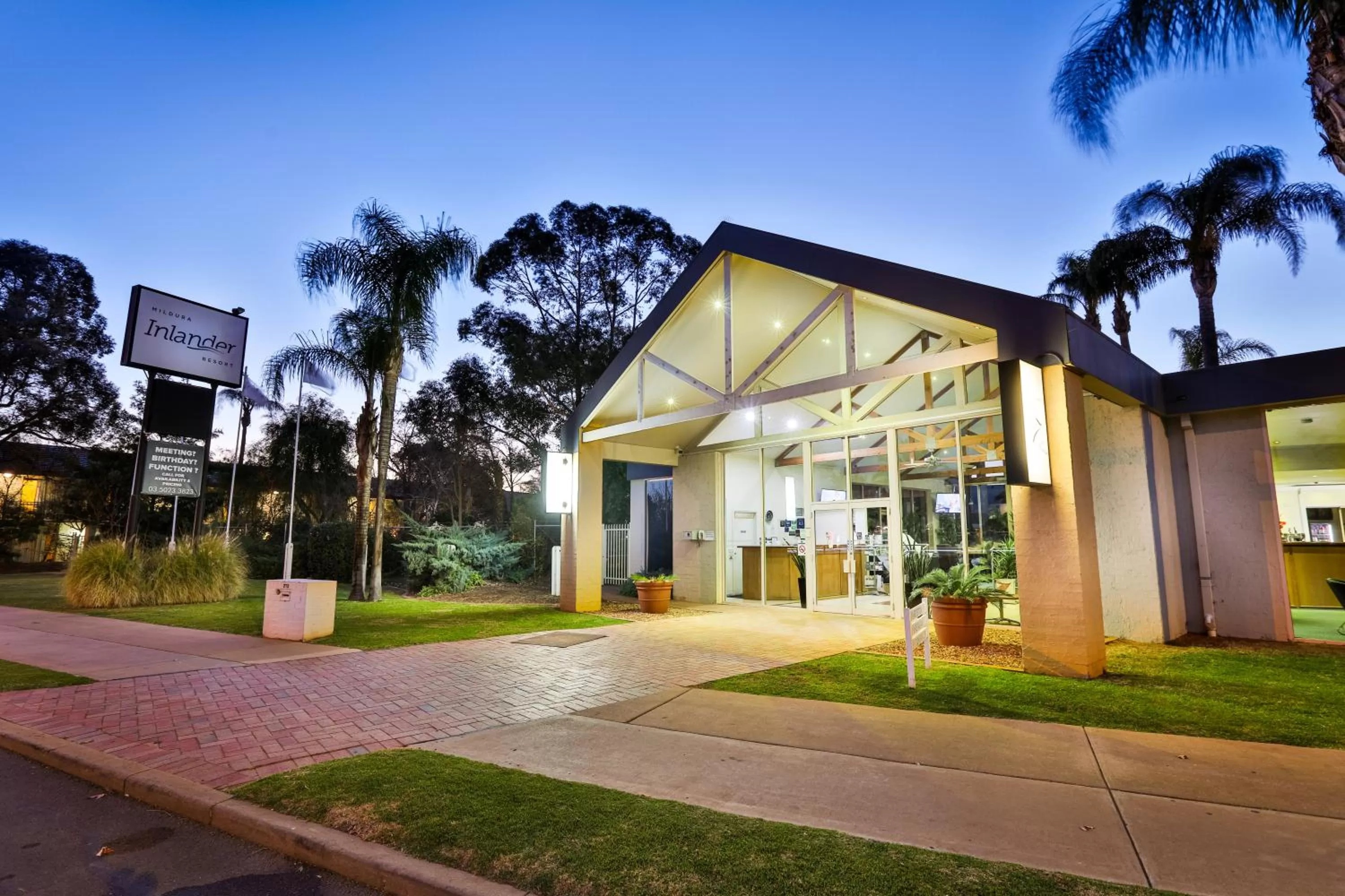Facade/entrance in Mildura Inlander Resort