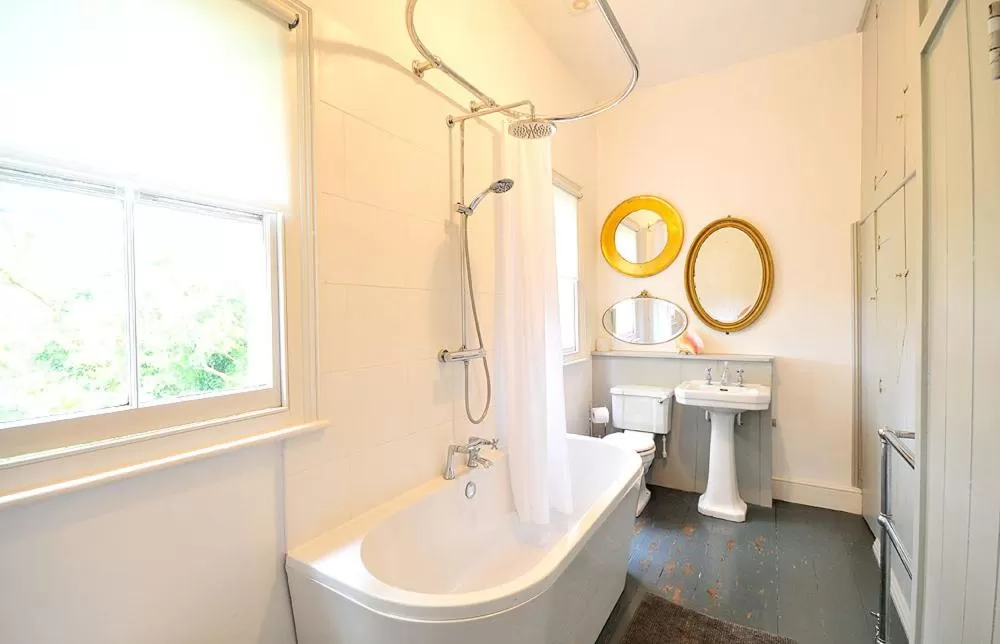 Bath in Poplars Farm