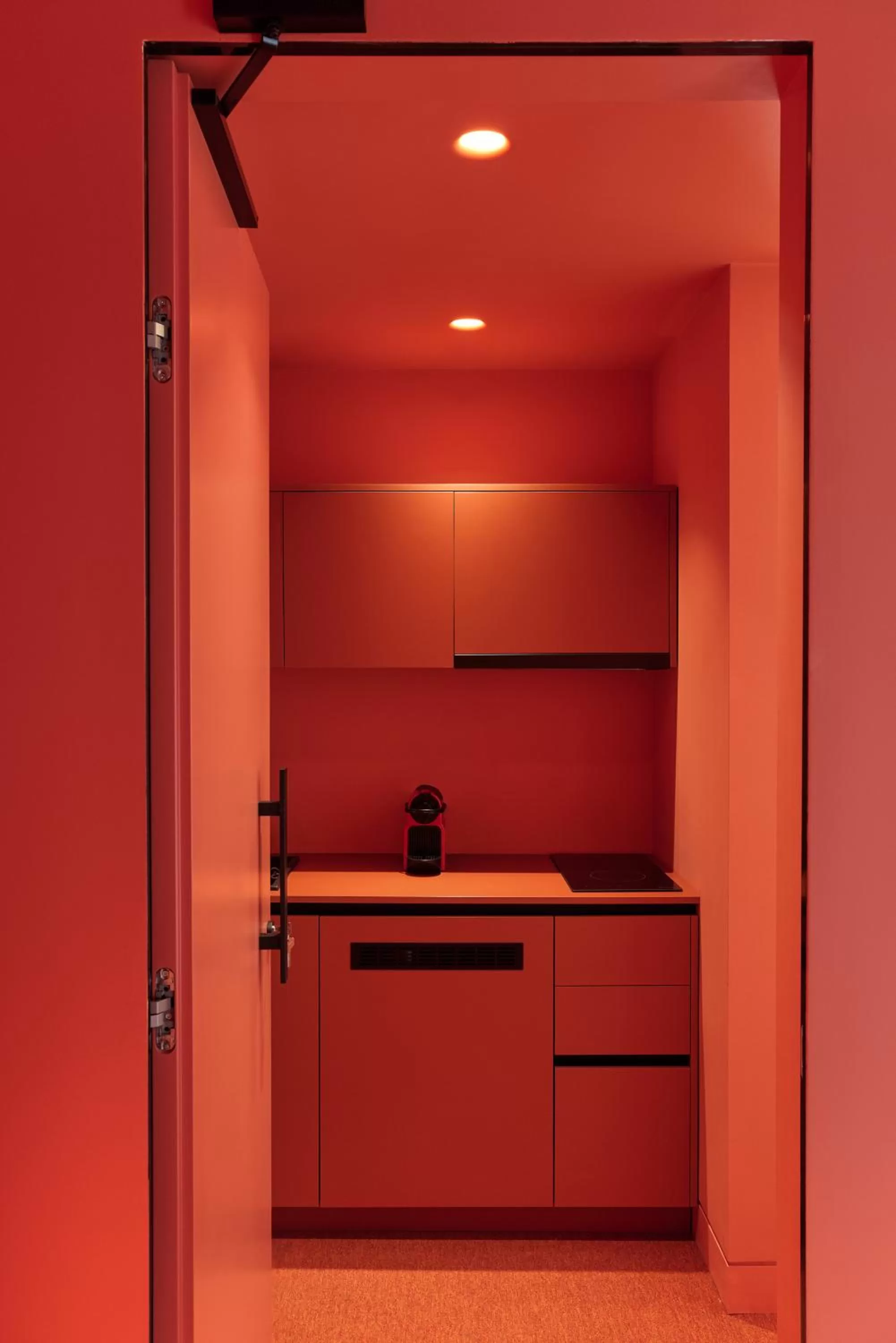 DWELL - Elegant City Stay