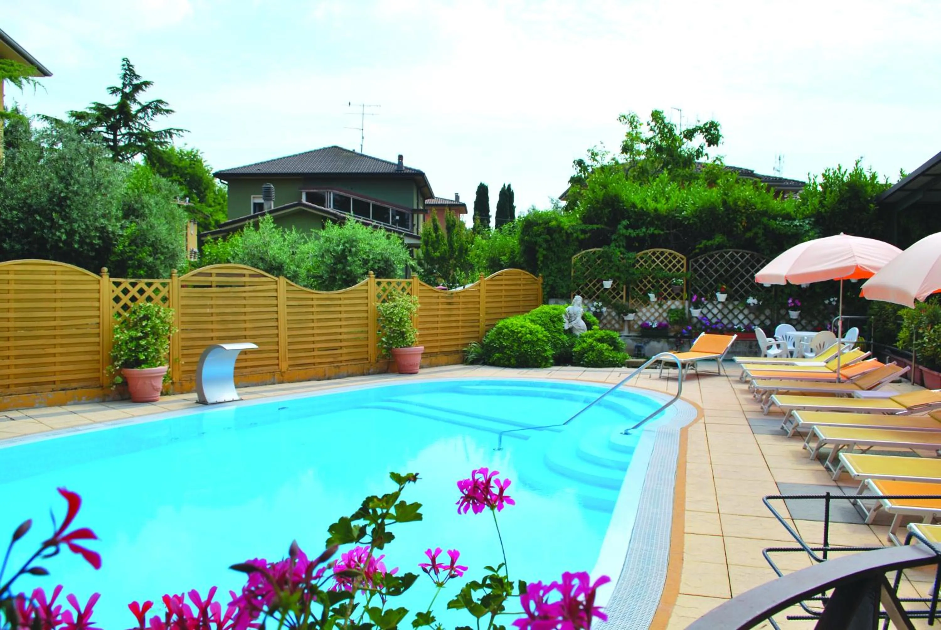 Swimming pool in Hotel Alsazia