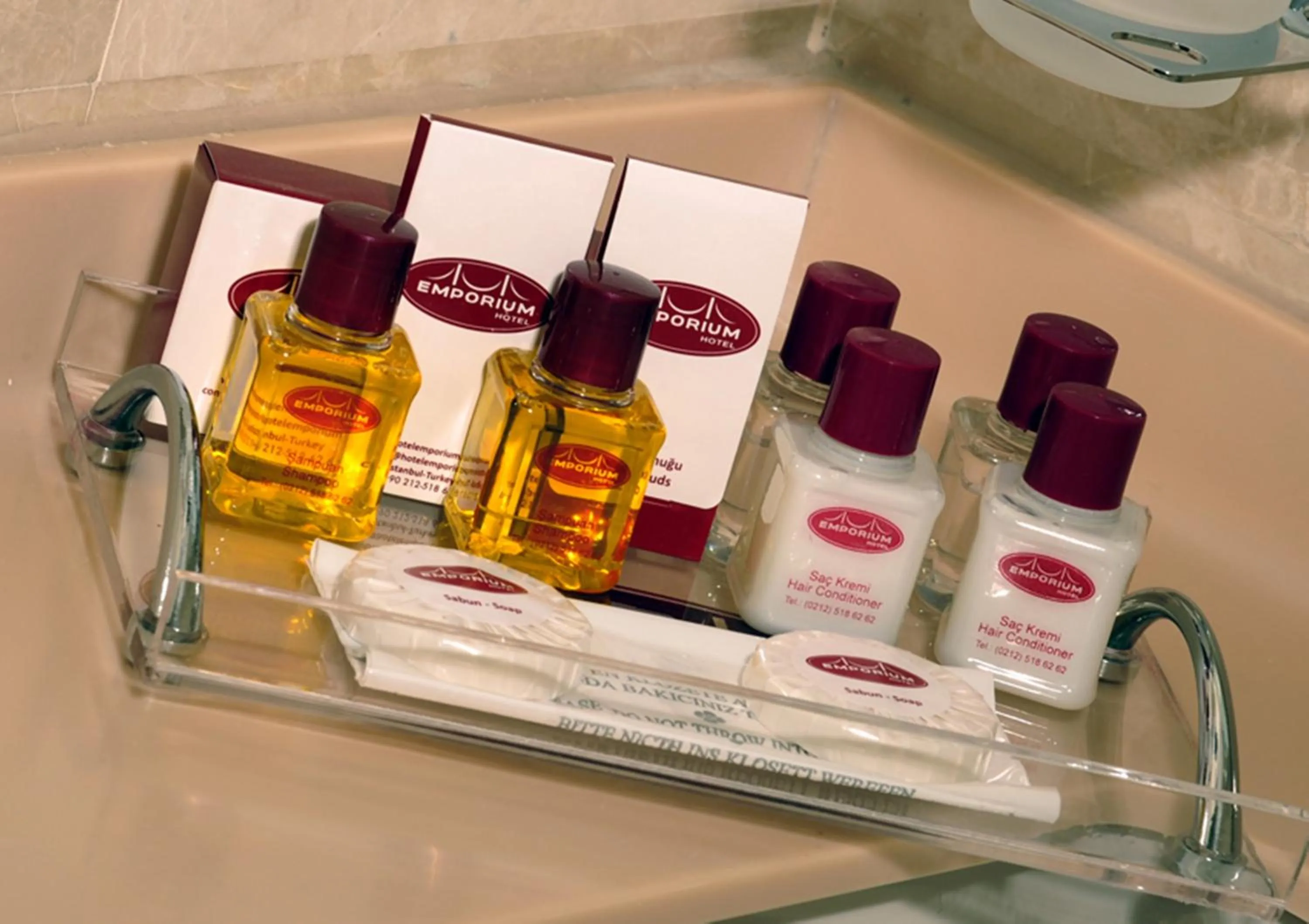 Shower in Emporium Hotel