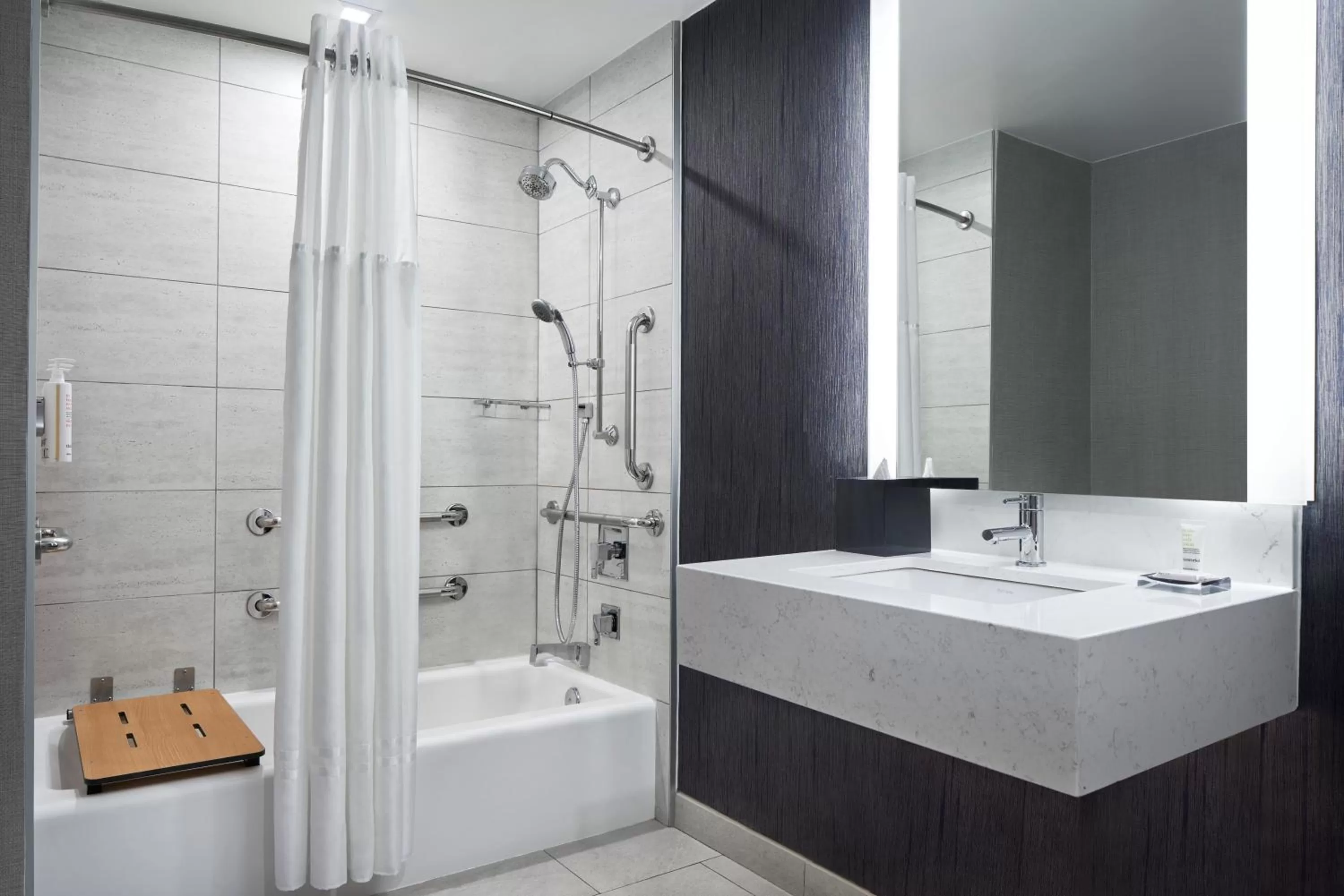 Bathroom in New York Marriott Marquis