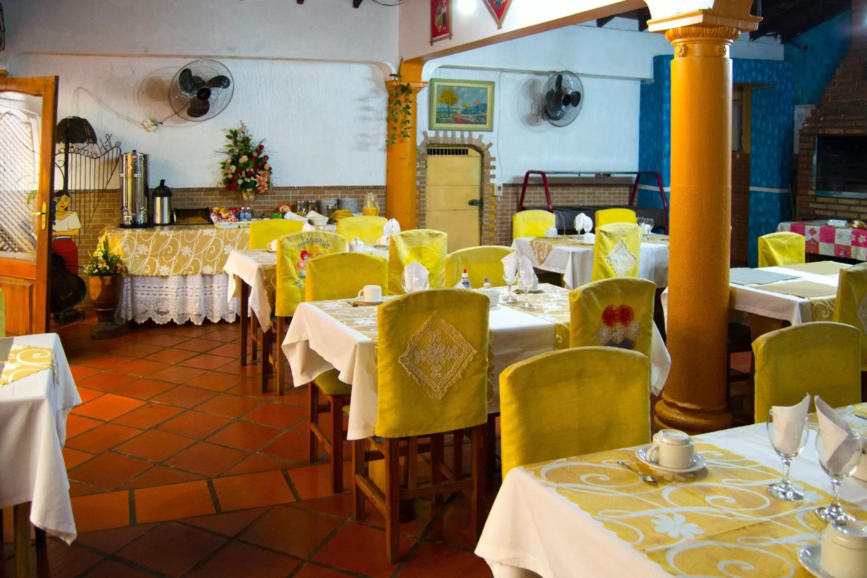 Restaurant/Places to Eat in Hotel & Restaurante Guarania