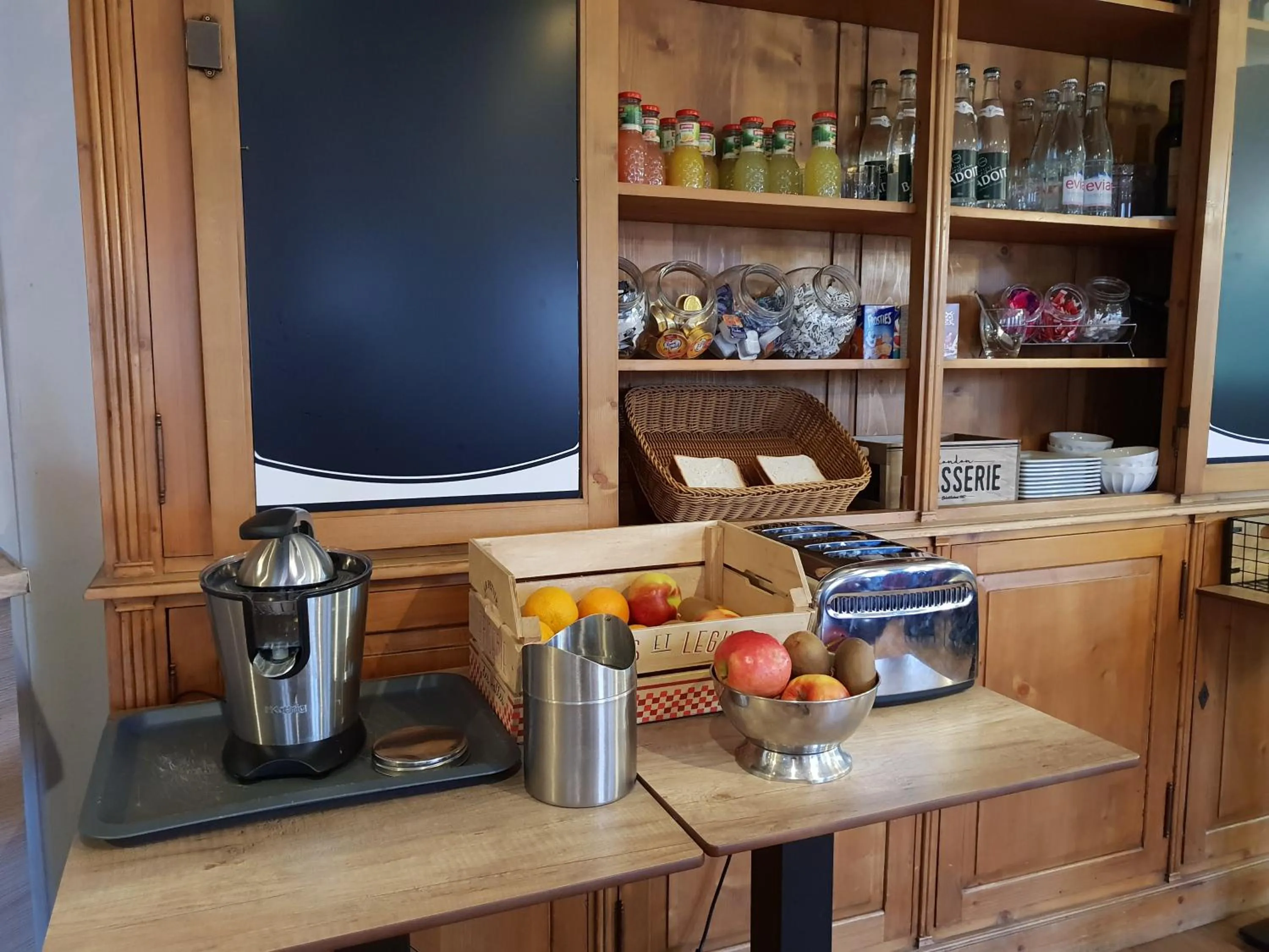 Breakfast in Le Napoleon