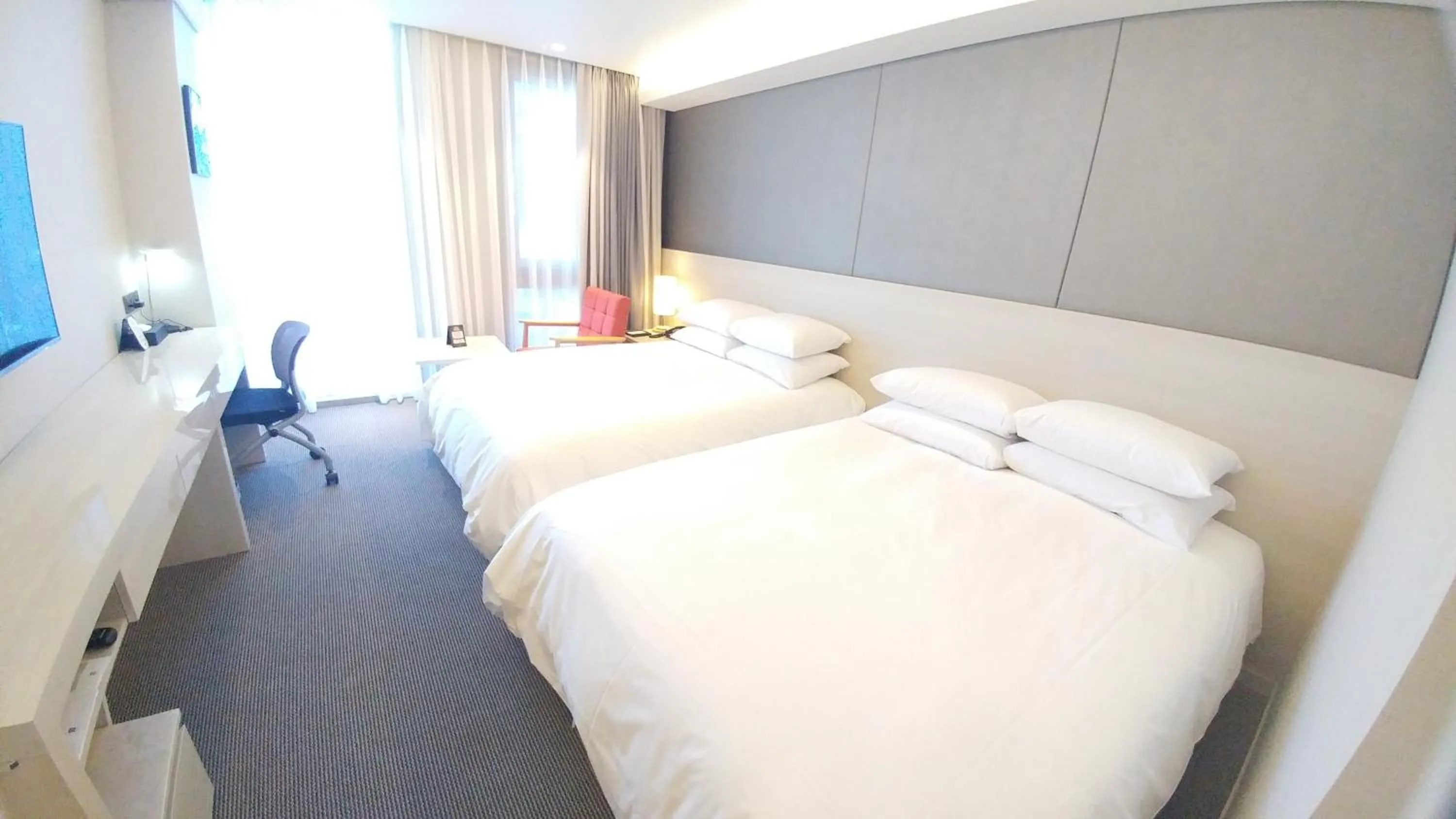 cot, Bed in Hotel Regent Marine The Blue