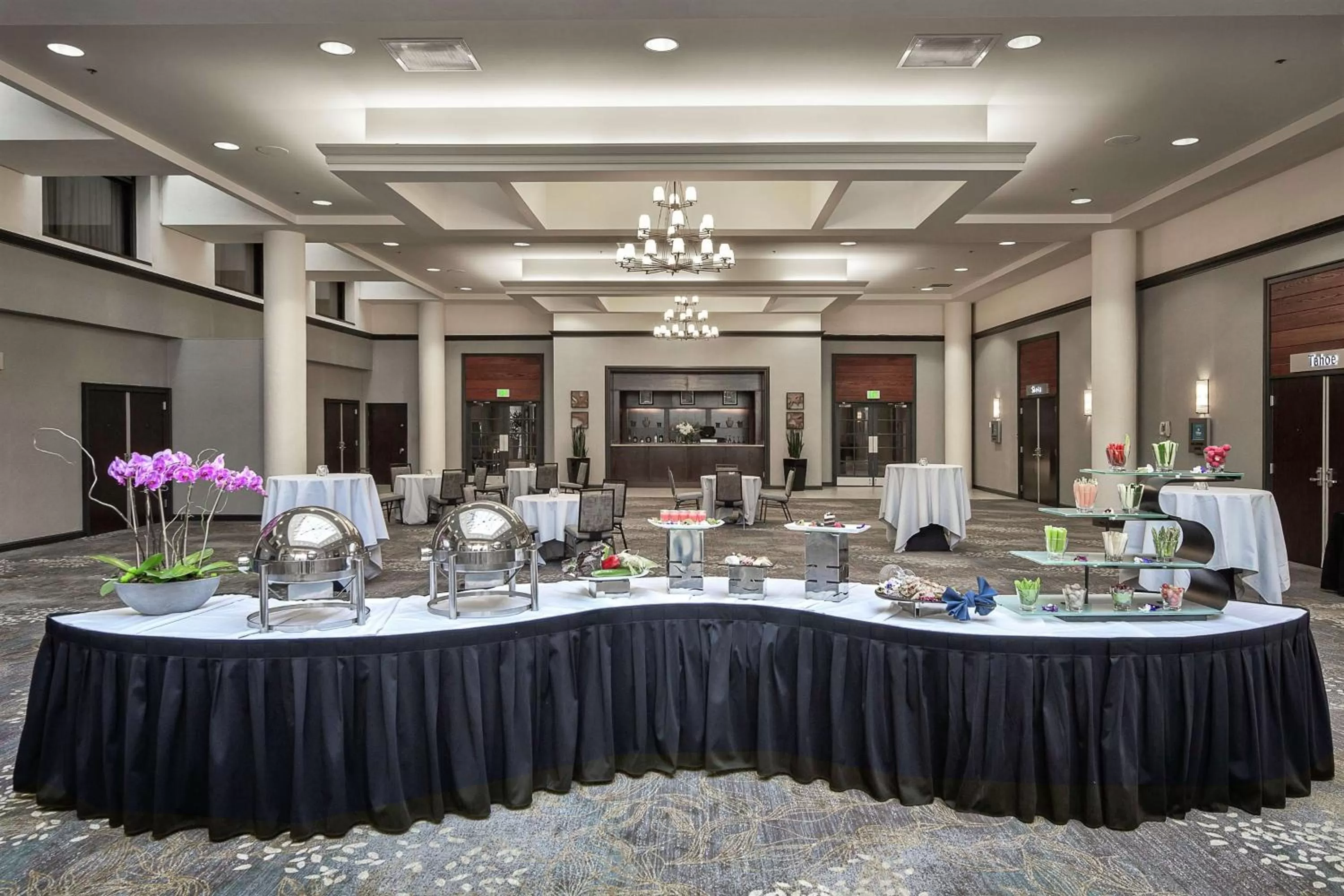 Restaurant/places to eat in Hilton Sacramento Arden West