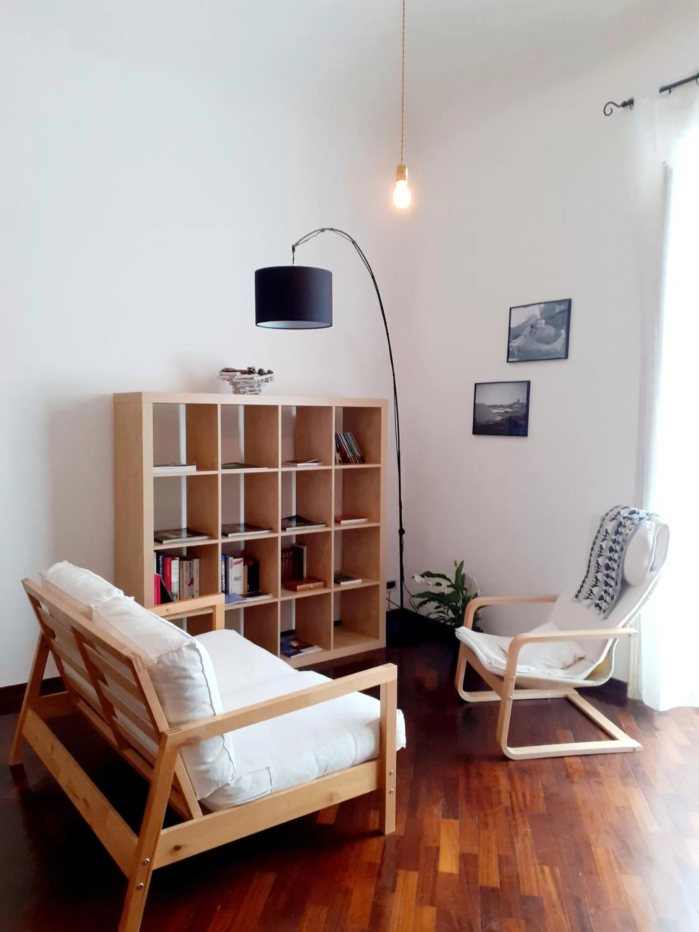 Communal lounge/ TV room in B&B Bandiera 77