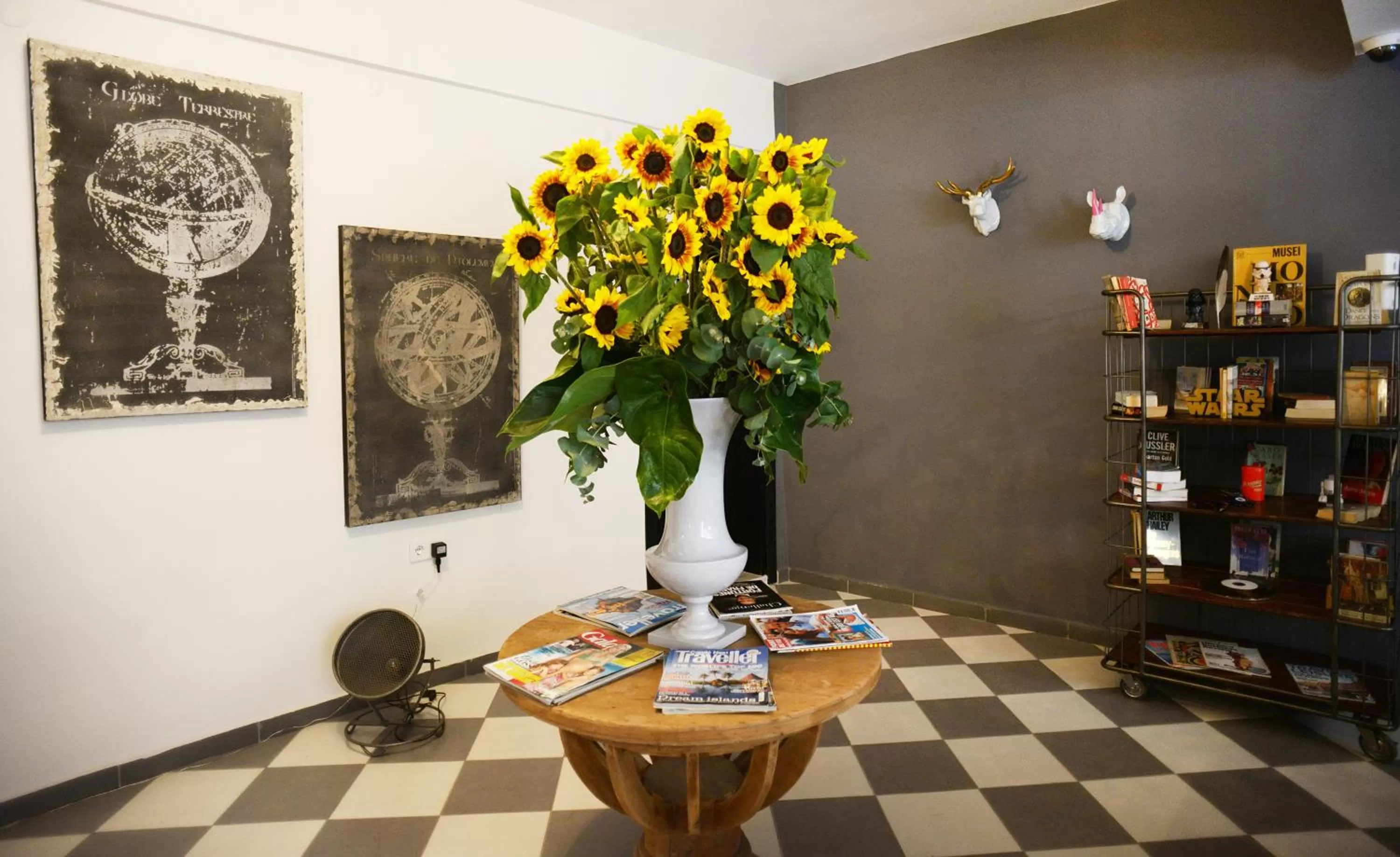 Facade/entrance in Rumours Inn