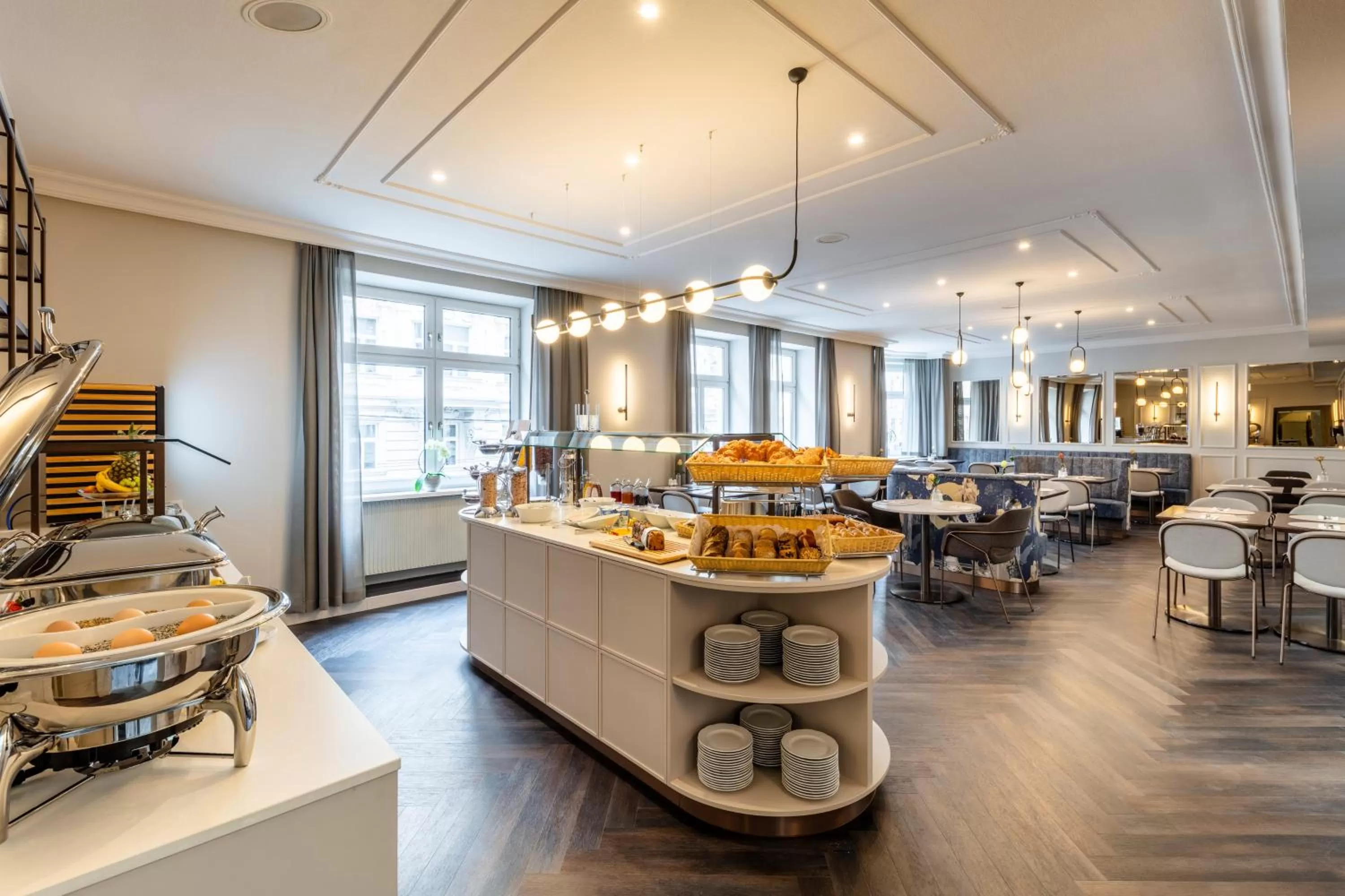 Buffet breakfast in Hotel City Central