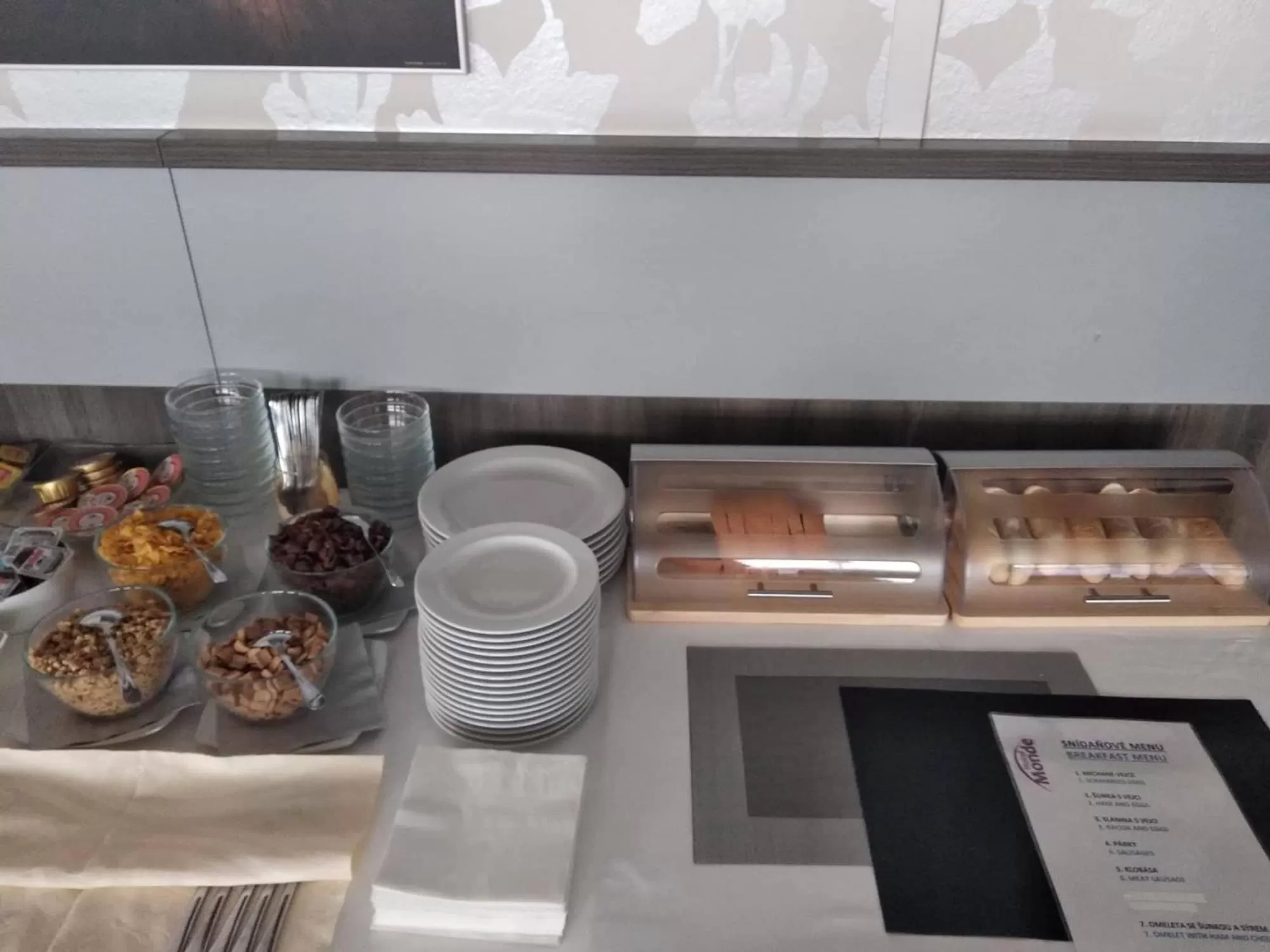 Breakfast in Hotel Monde