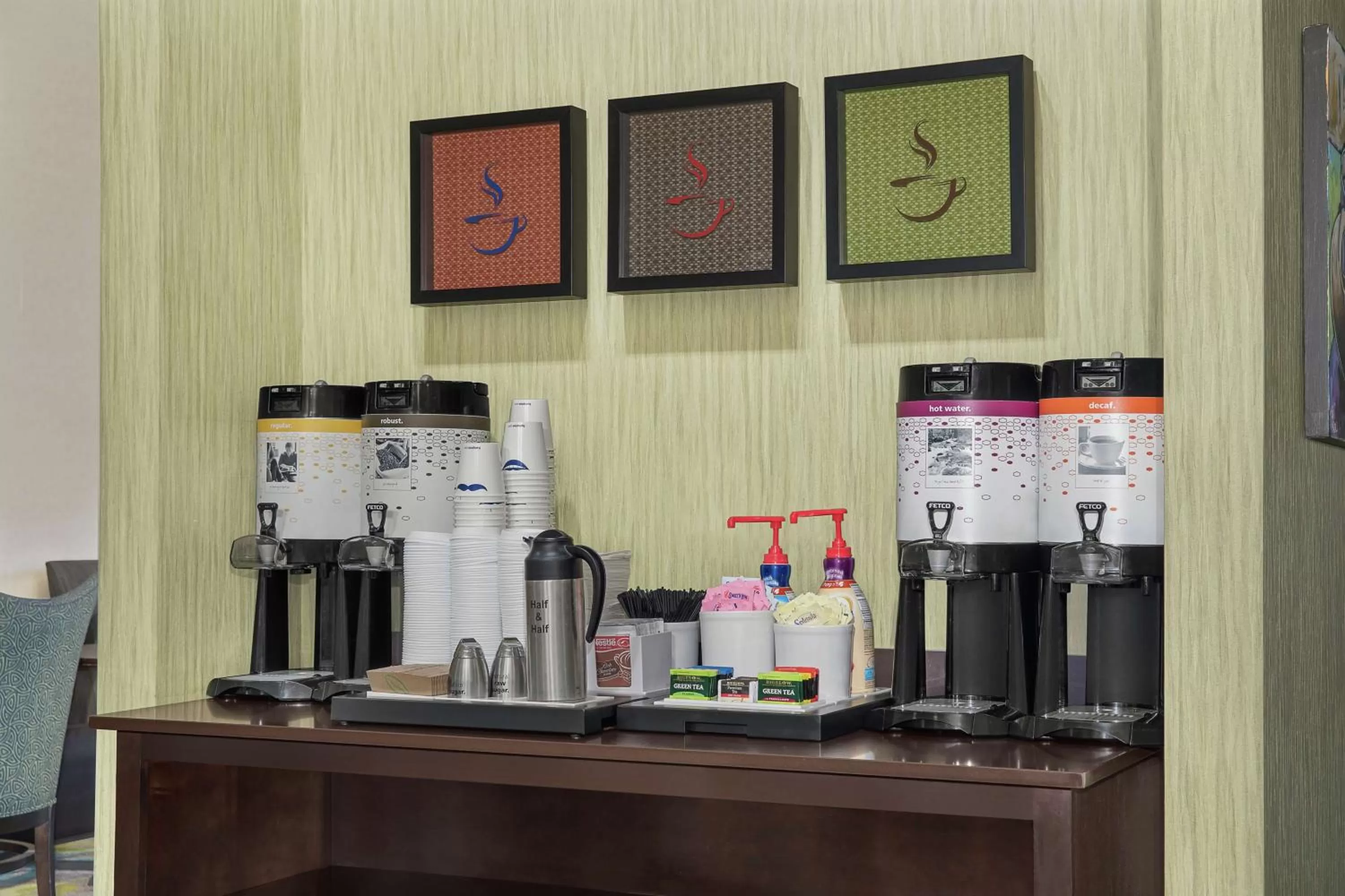Dining area in Hampton Inn Fairhope-Mobile Bay, AL