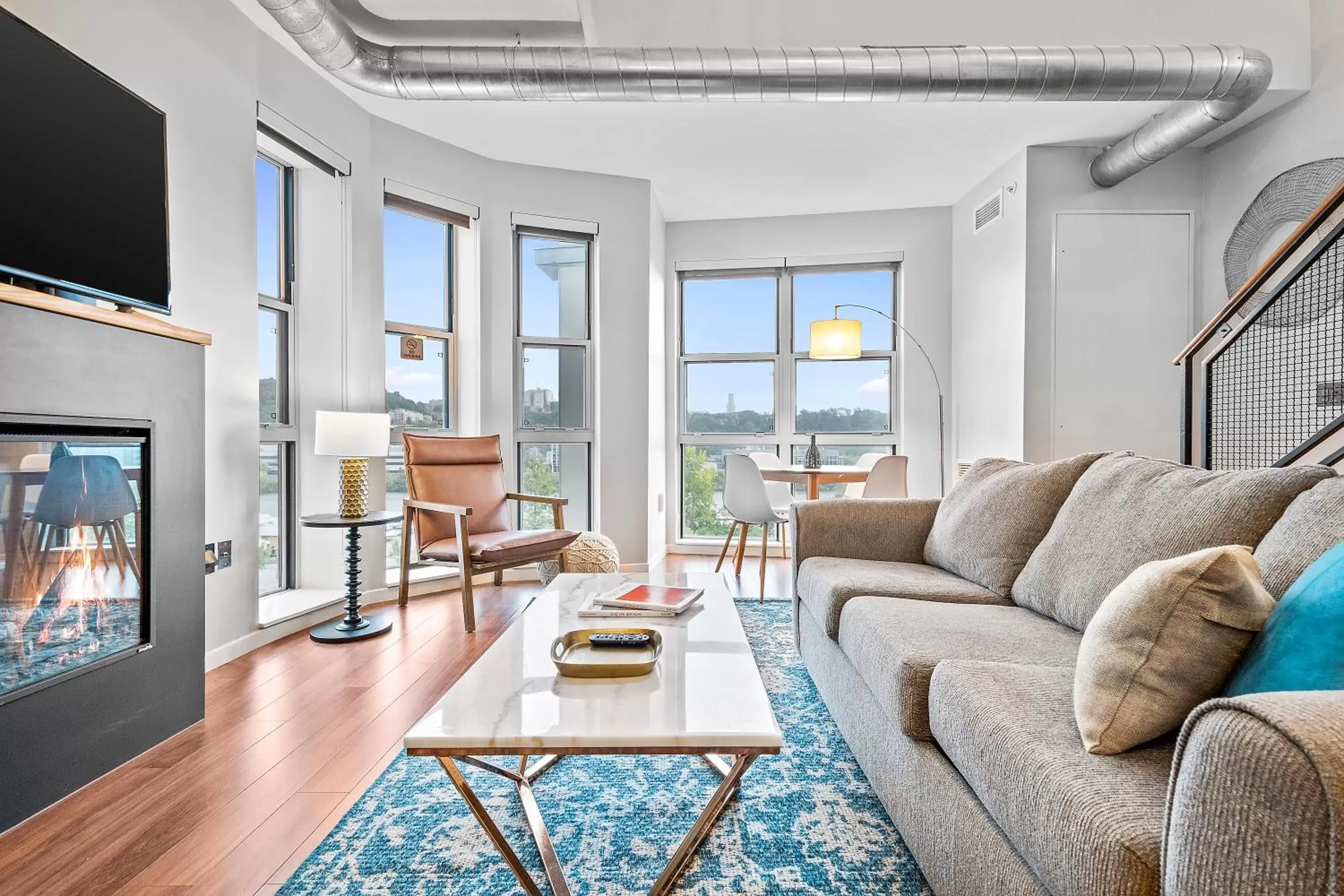 One-Bedroom Apartment (Self Check-in with Virtual Front Desk) in Kasa South Side Pittsburgh One-Bedroom Apartment (Self Check-in with Virtual Front Desk) in Kasa South Side Pittsburgh