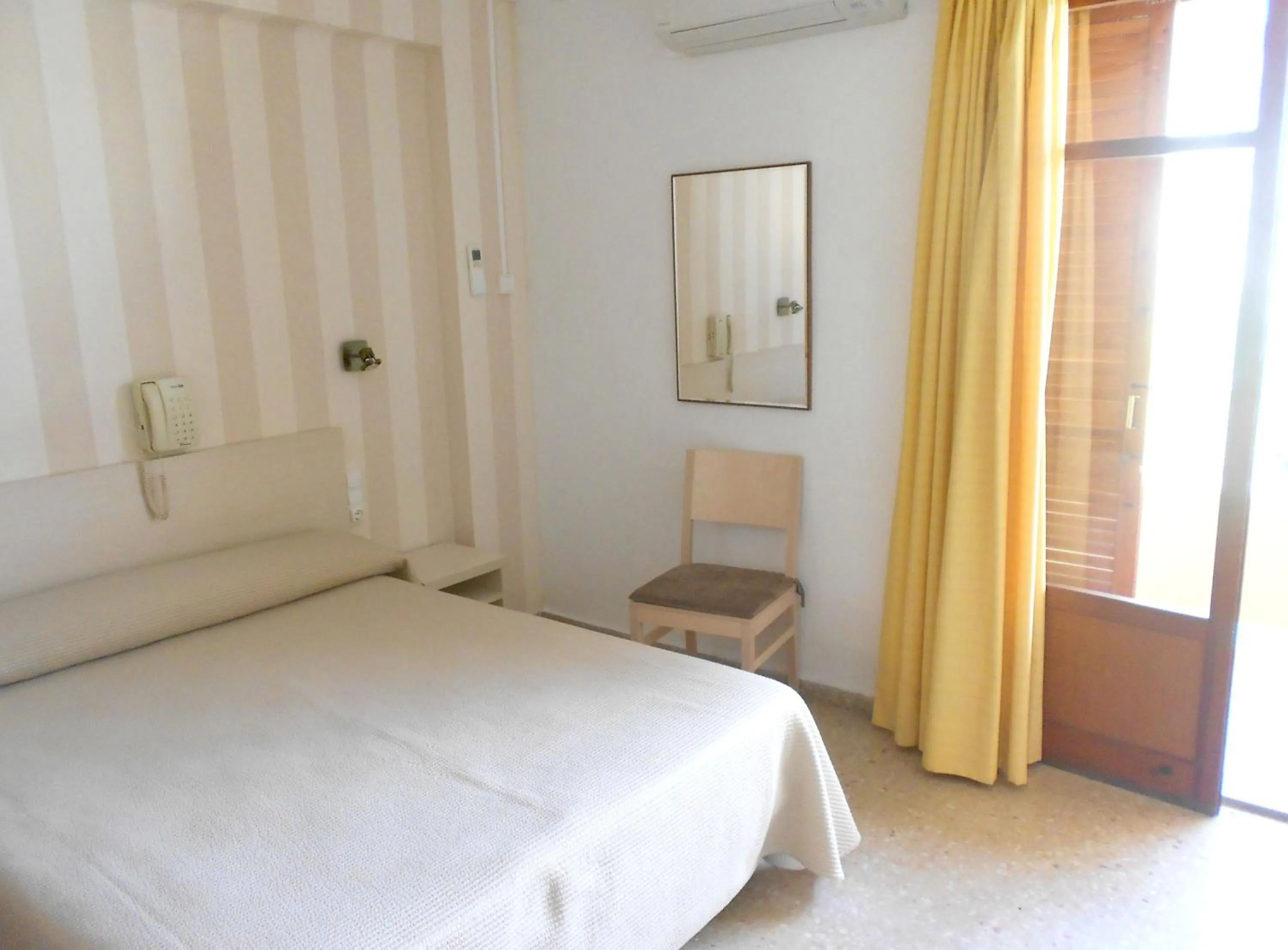Photo of the whole room, Bed in Hotel Tramontana