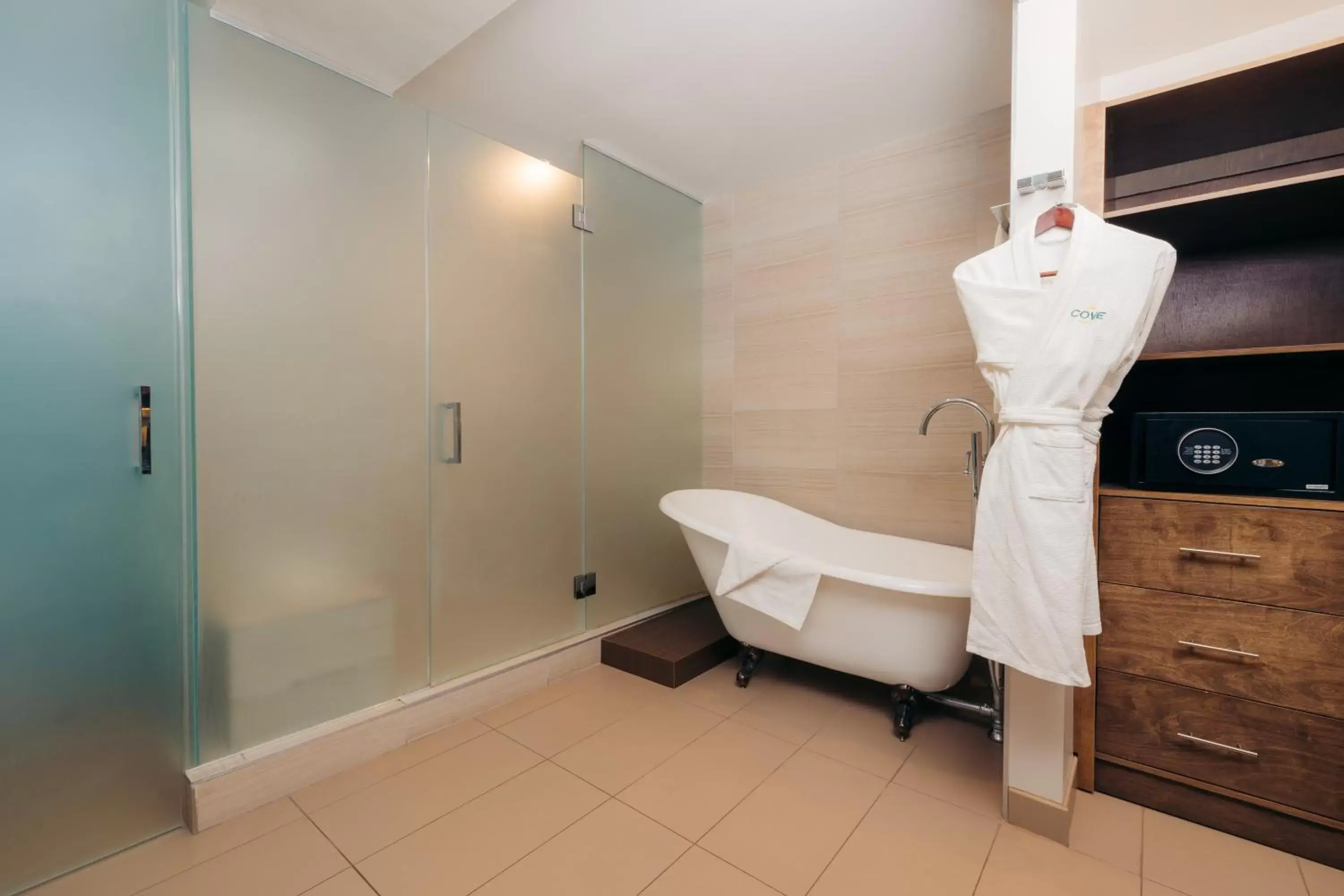 1 Bedroom Suite, 1 King Bed with Living and Dining Room, Non-Smoking in The Cove Hotel 1 Bedroom Suite, 1 King Bed with Living and Dining Room, Non-Smoking in The Cove Hotel