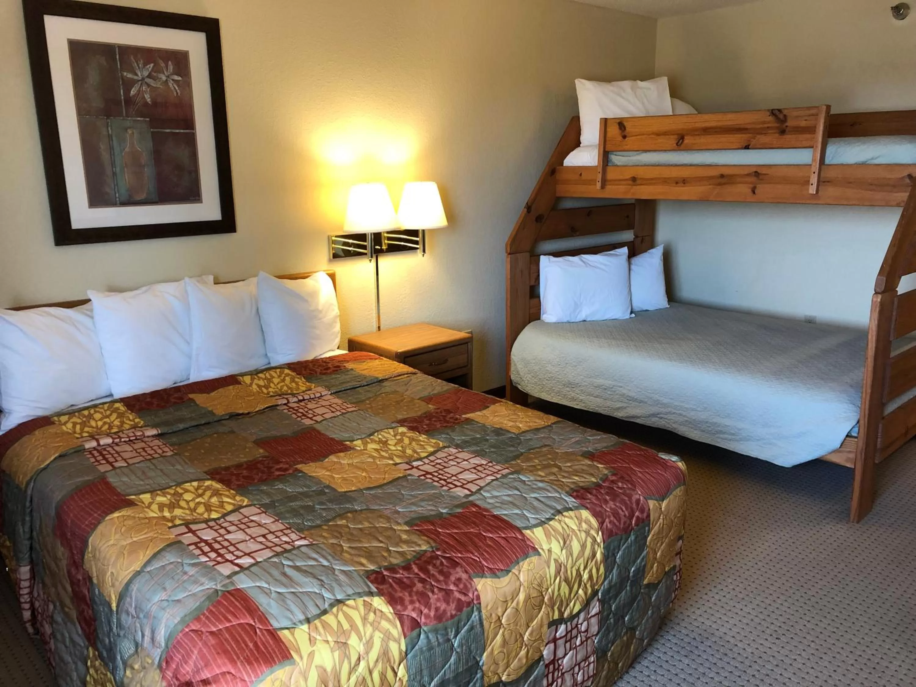 Bed in Days Inn by Wyndham Iron Mountain