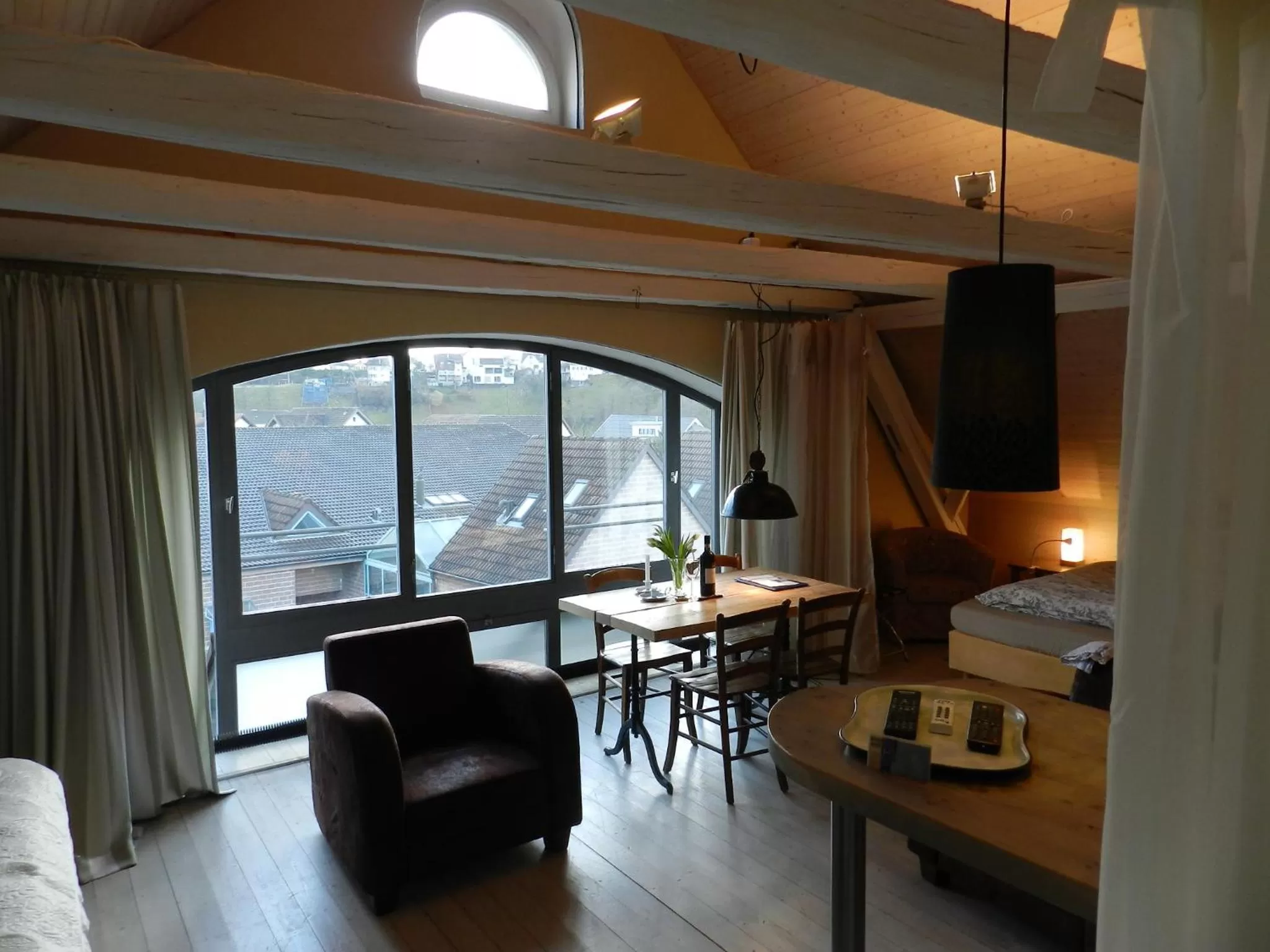 Photo of the whole room in Blue Wall BnB