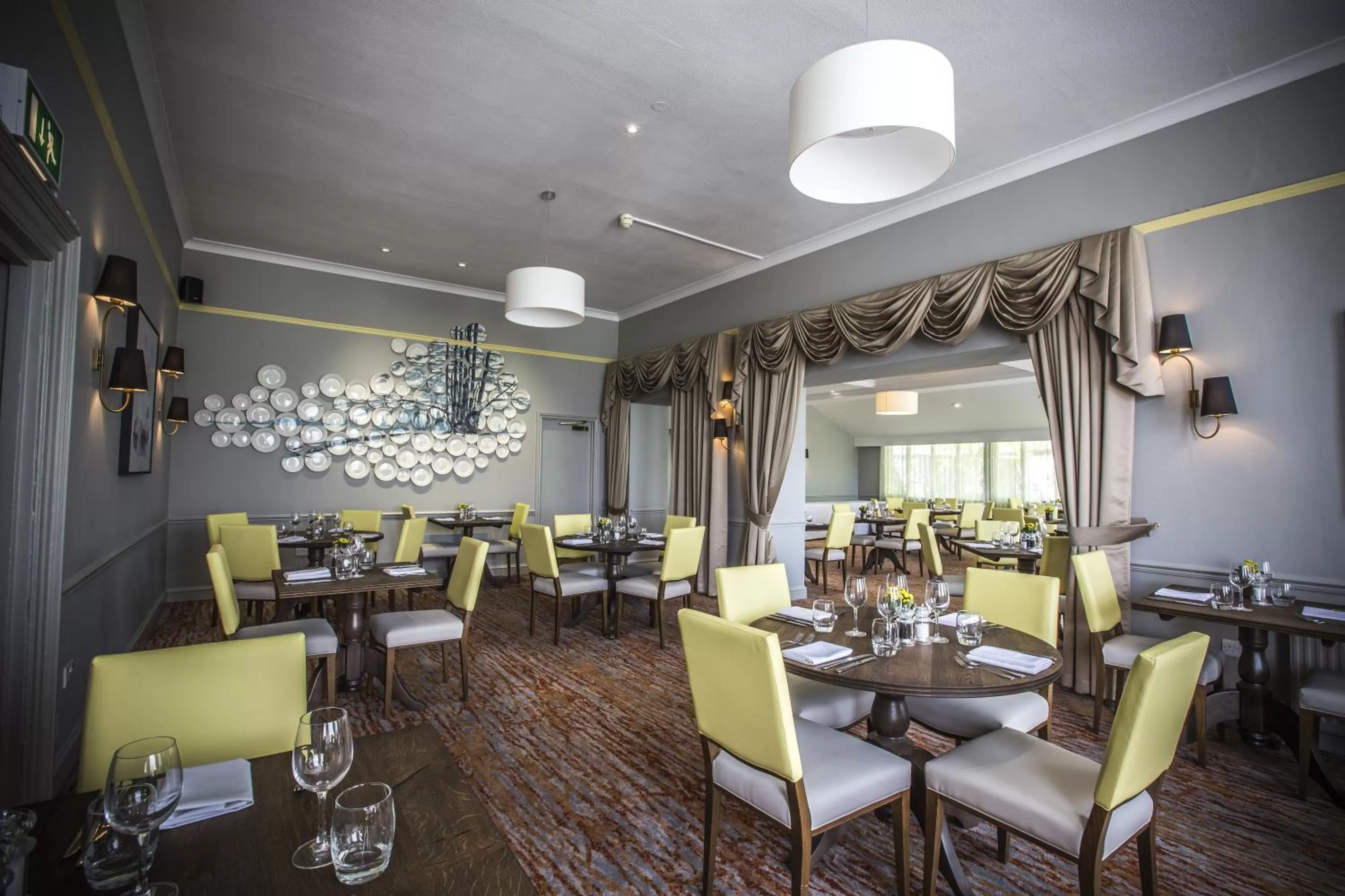 Restaurant/places to eat in Mercure Bristol North The Grange Hotel