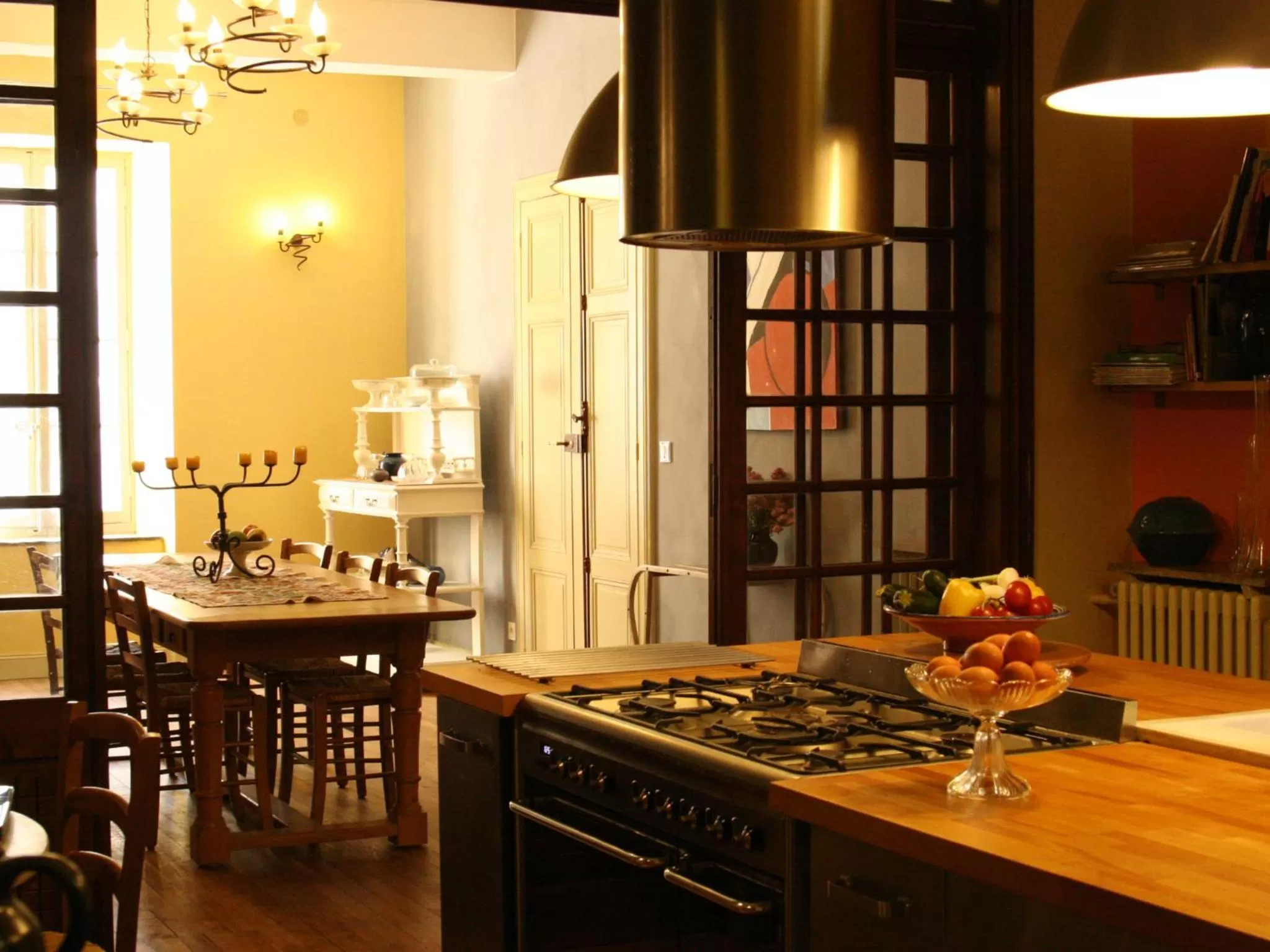 Restaurant/places to eat in Les Chambres des Dames