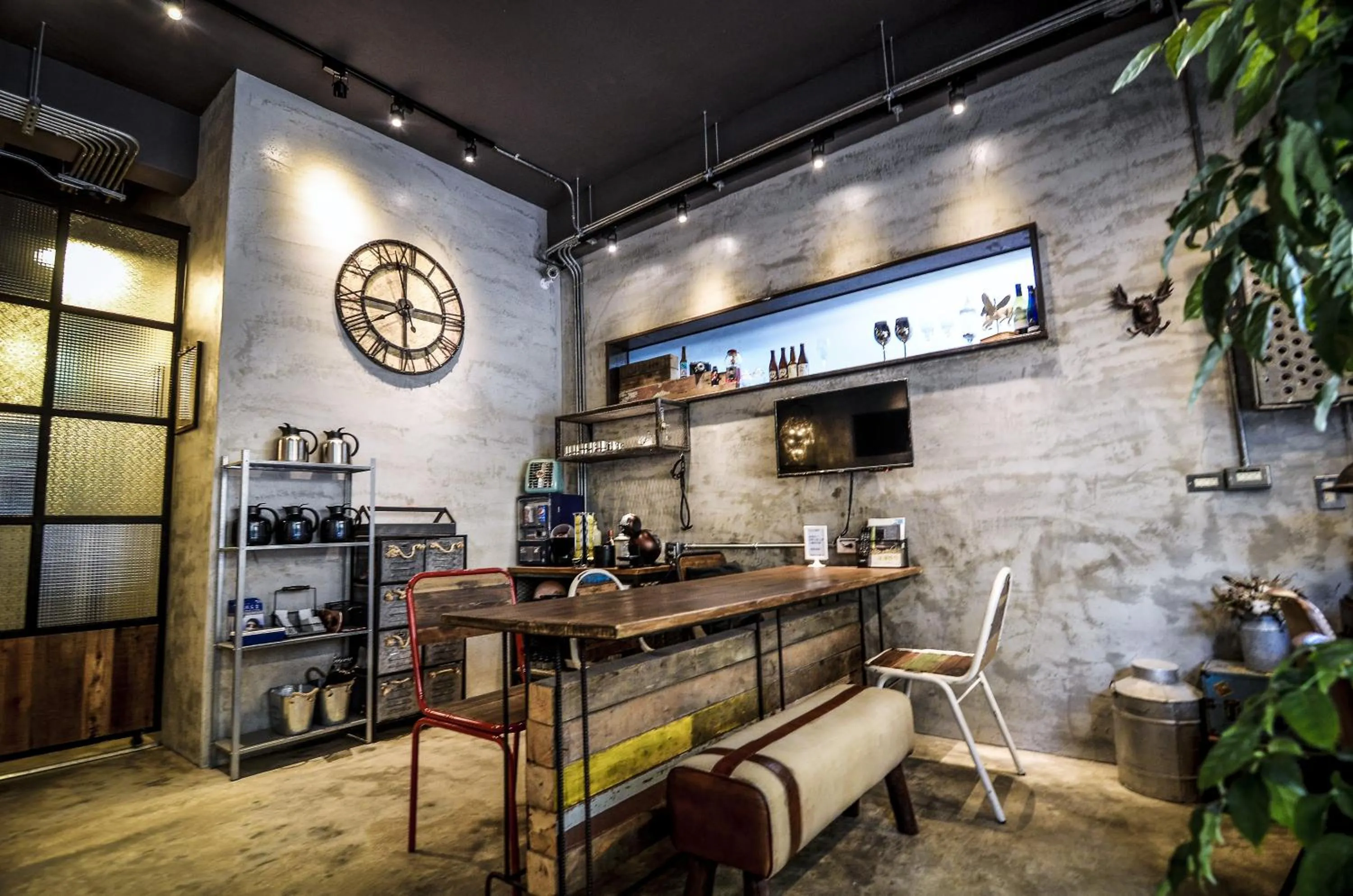 Game Room in You Worth Inn