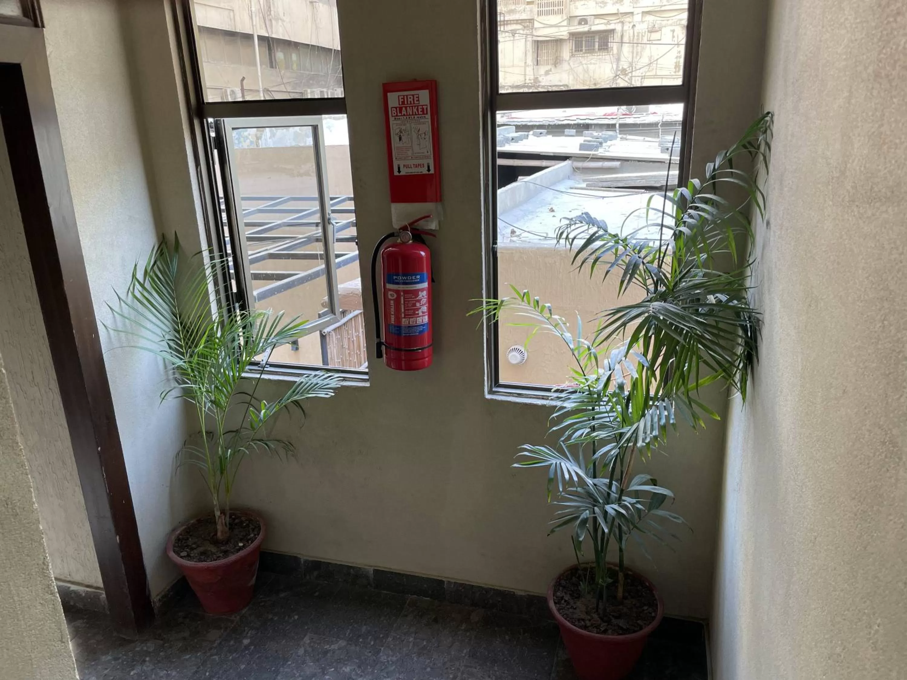 Facade/entrance in Hamsun Shahrah-e-Faisal