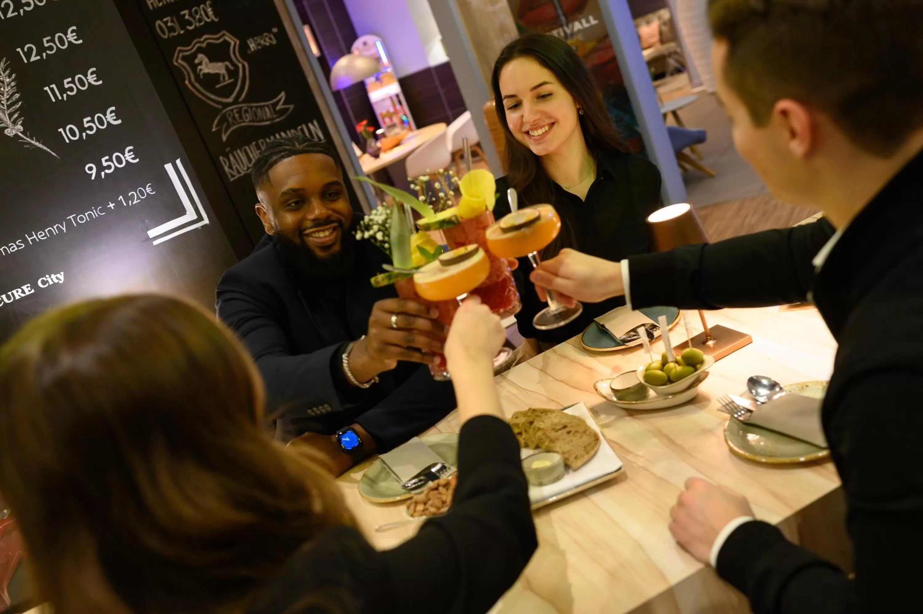 Lounge or bar in Mercure Hotel Hannover City