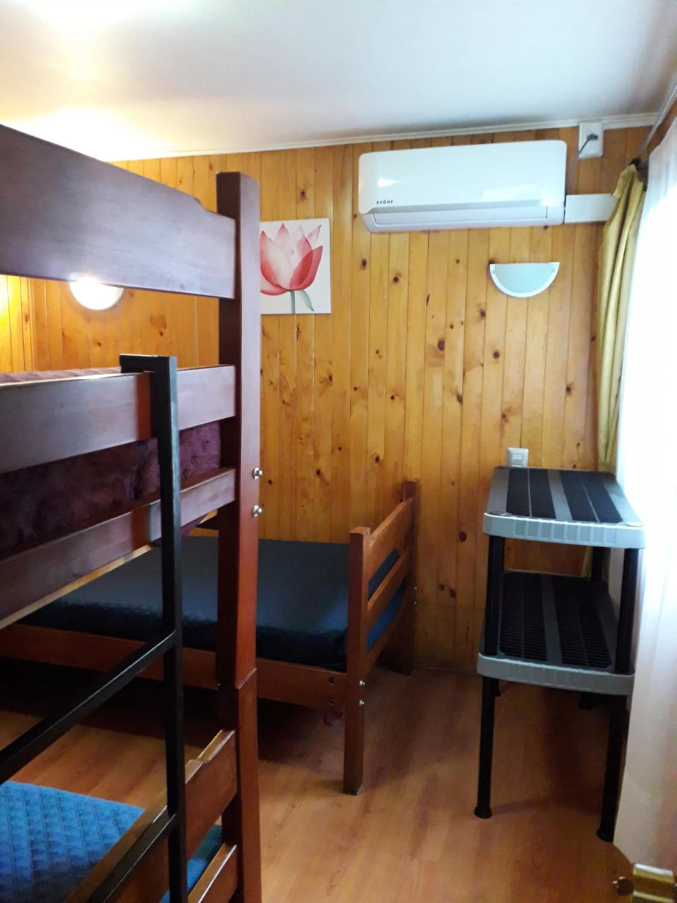Bunk Bed in Apart-Hotel Colonia-Königsberg ESTACIONAMIENTO Deptos Completos Ubicado En El Centro De Valdivia AIRE ACONDICIONADO