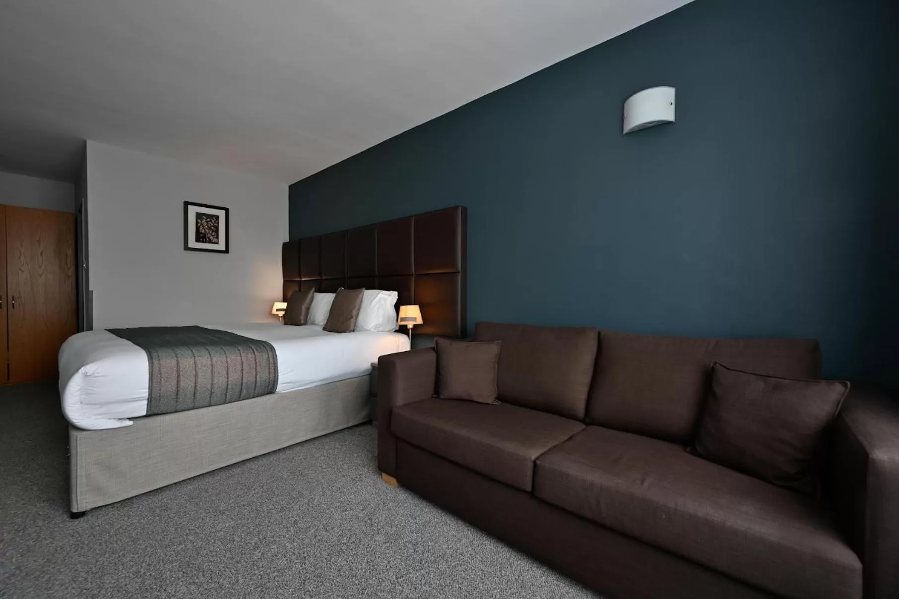 Bedroom, Bed in Kensington Court Hotel - Earls Court