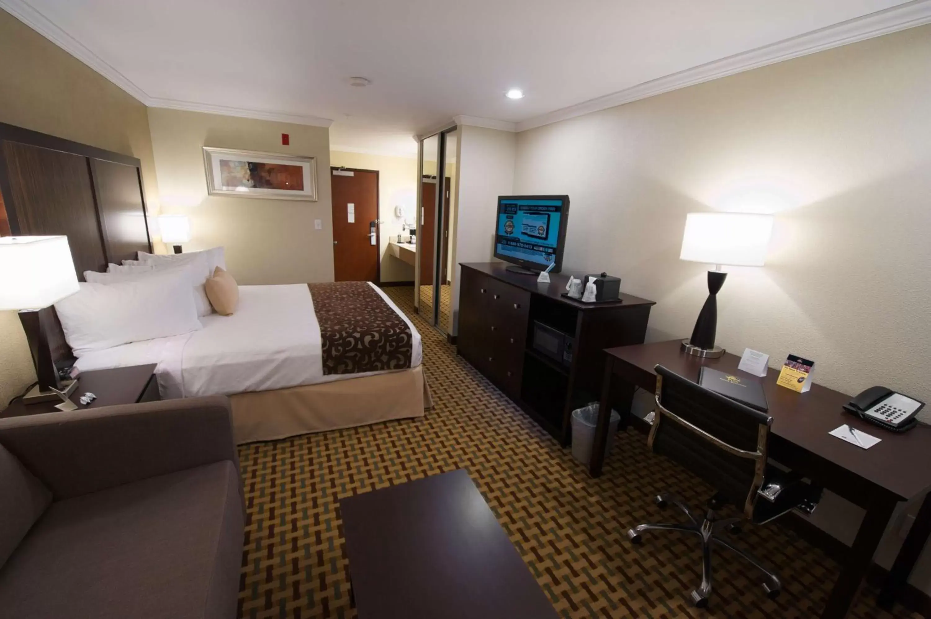 Executive King Room in Best Western Plus Orchid Hotel & Suites Executive King Room in Best Western Plus Orchid Hotel & Suites