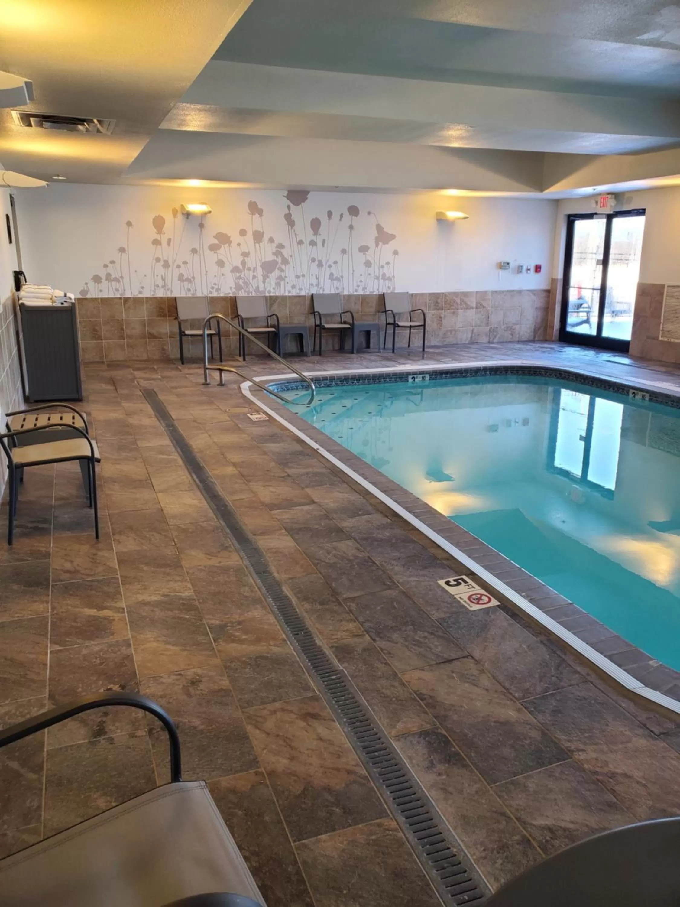 Swimming pool in Sleep Inn & Suites Dyersburg I-155