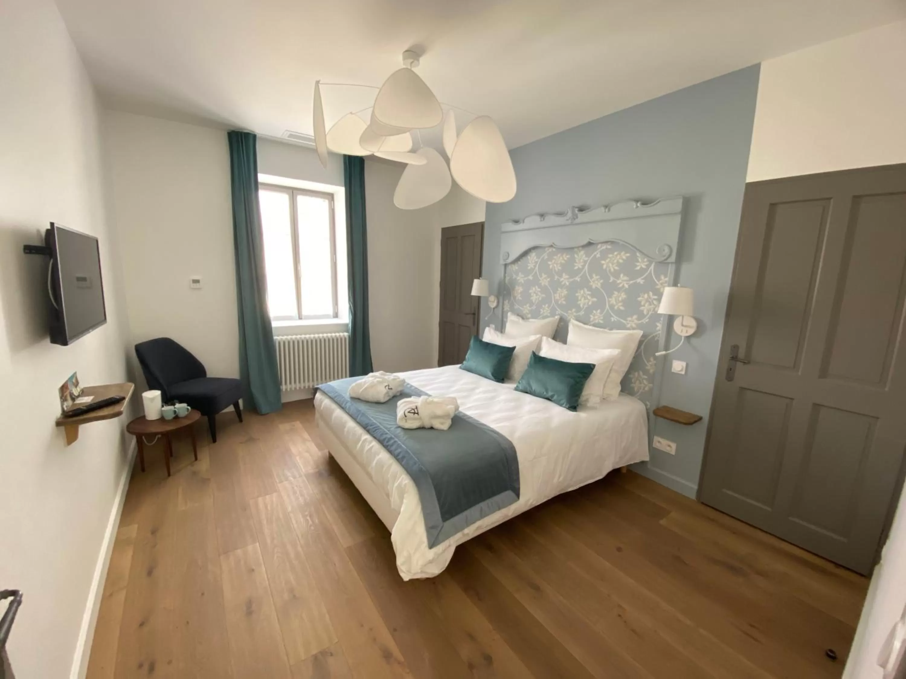 Bedroom, Bed in Le Charles V