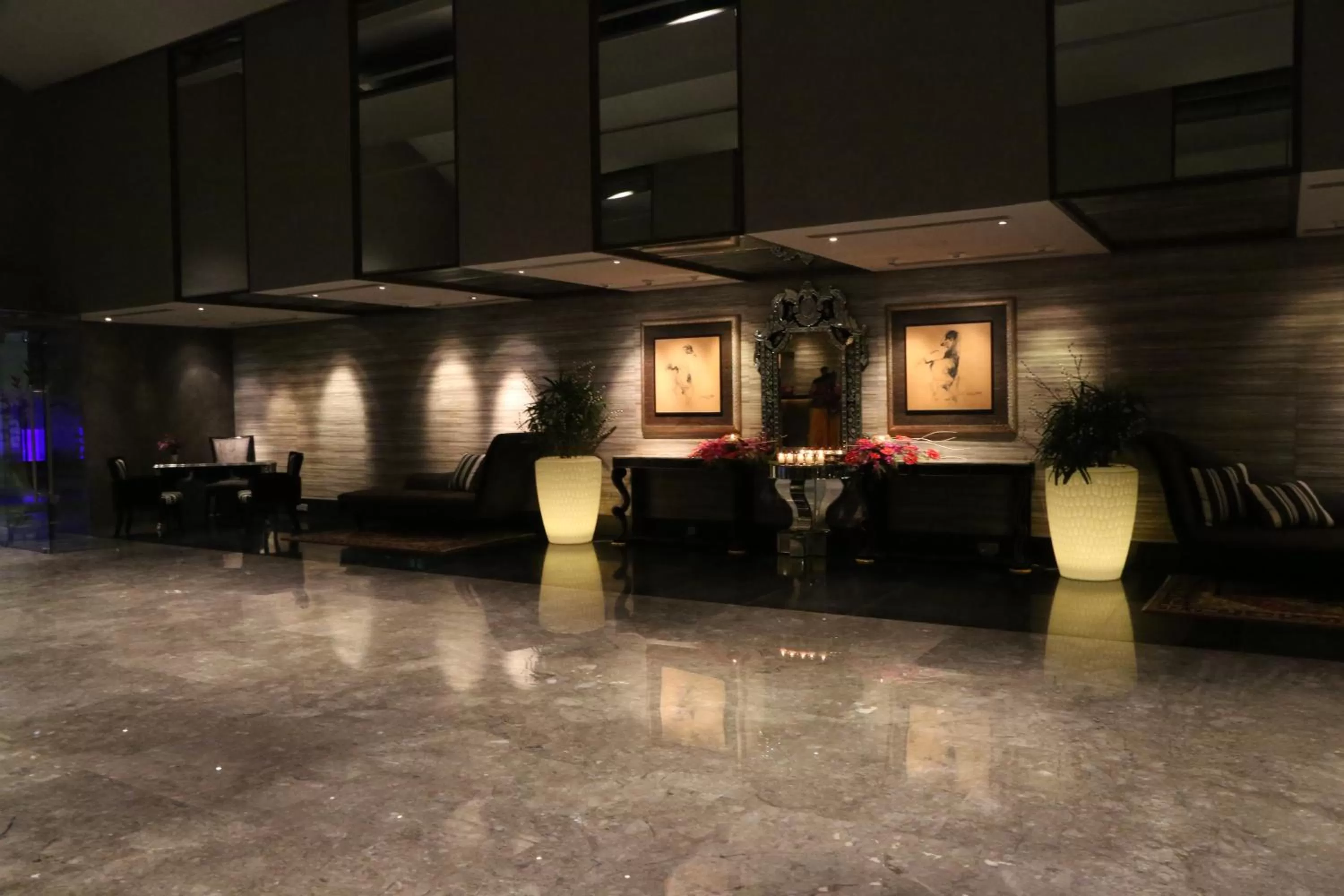 Lobby or reception in The Lalit Great Eastern Kolkata