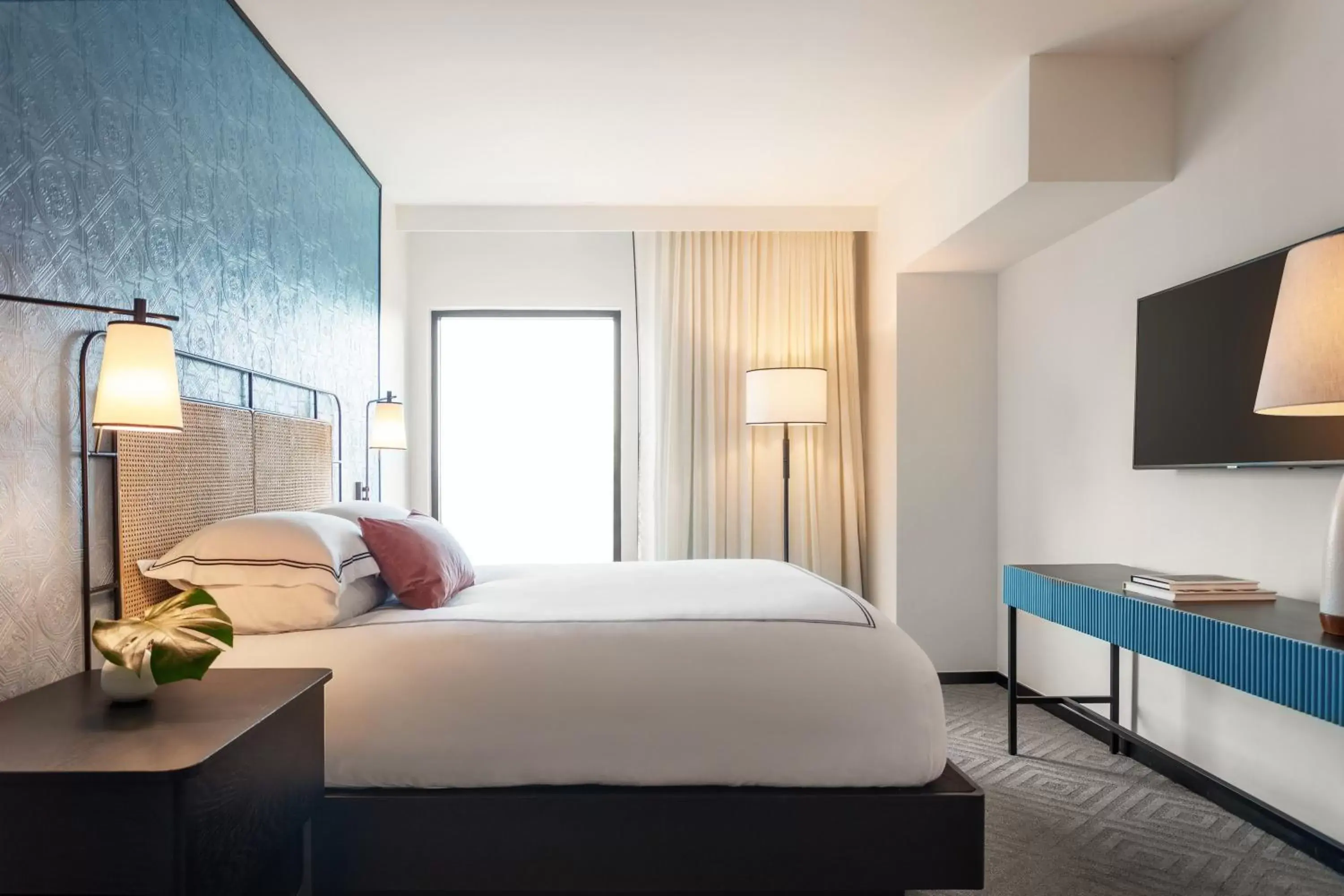 One-Bedroom King Suite in Kimpton Hotel Fontenot, an IHG Hotel One-Bedroom King Suite in Kimpton Hotel Fontenot, an IHG Hotel